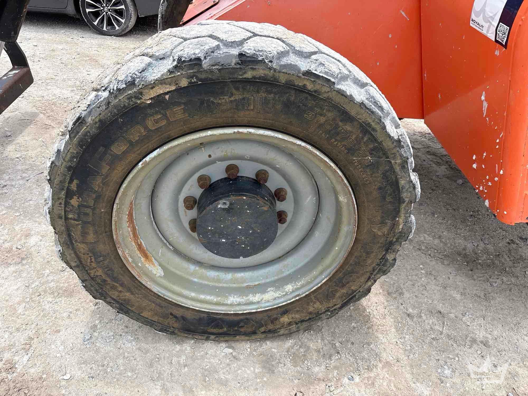 2019 JLG 6042