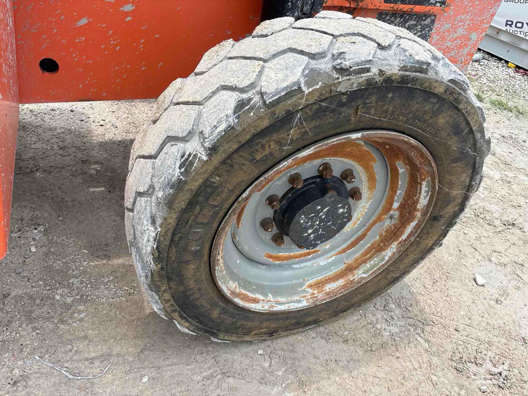 2019 JLG 6042