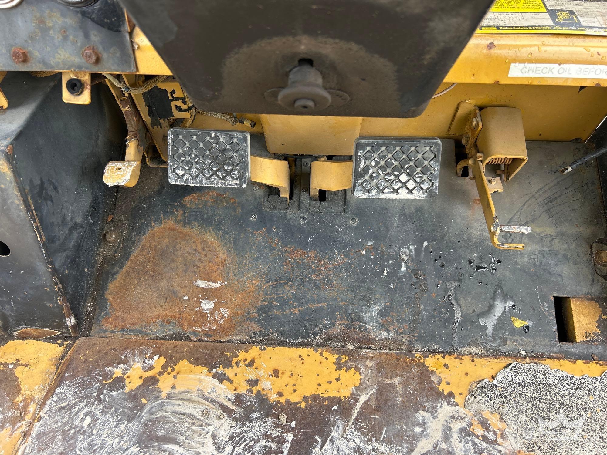 1992 Caterpillar VC110F