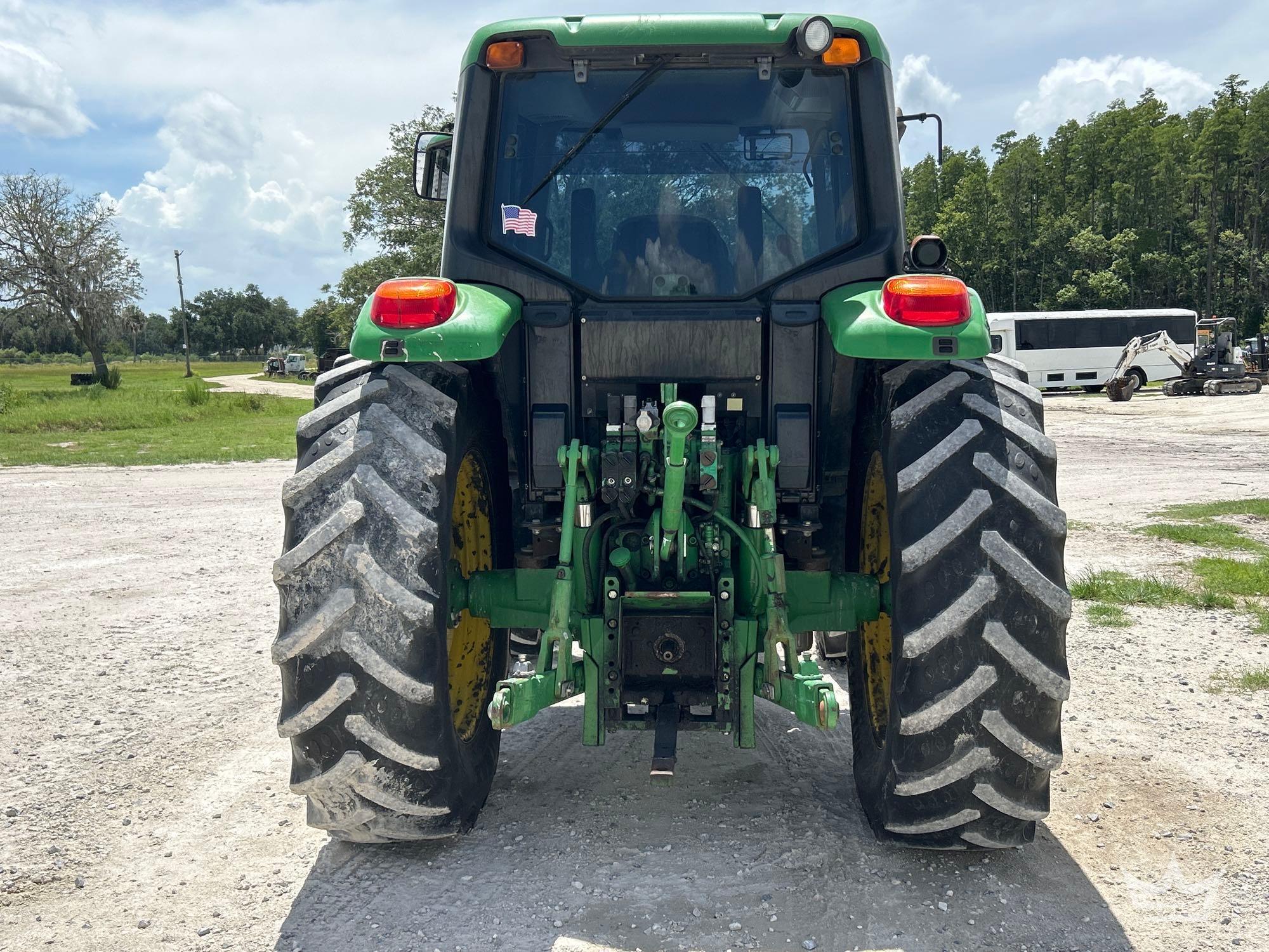 2014 John Deere 6125M