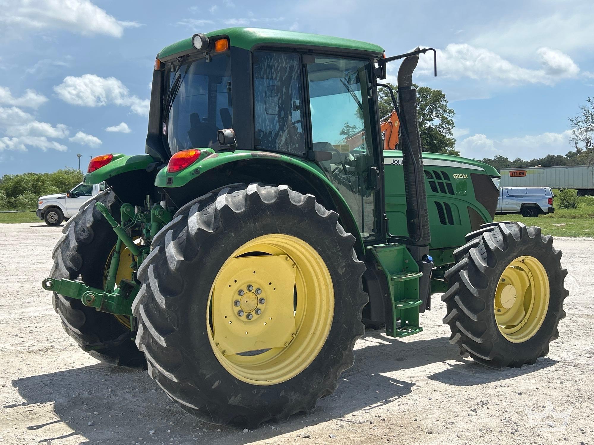 2014 John Deere 6125M