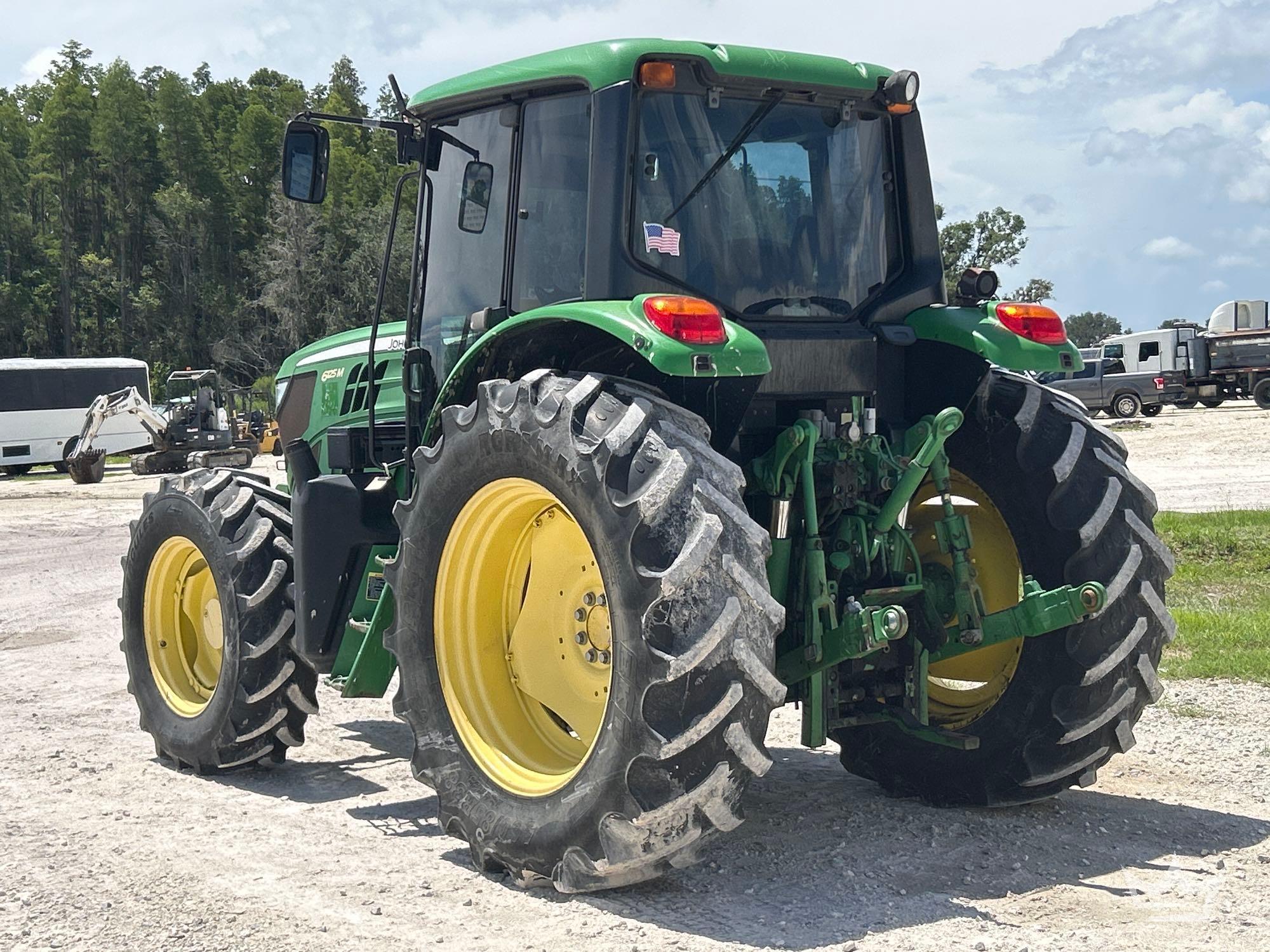 2014 John Deere 6125M