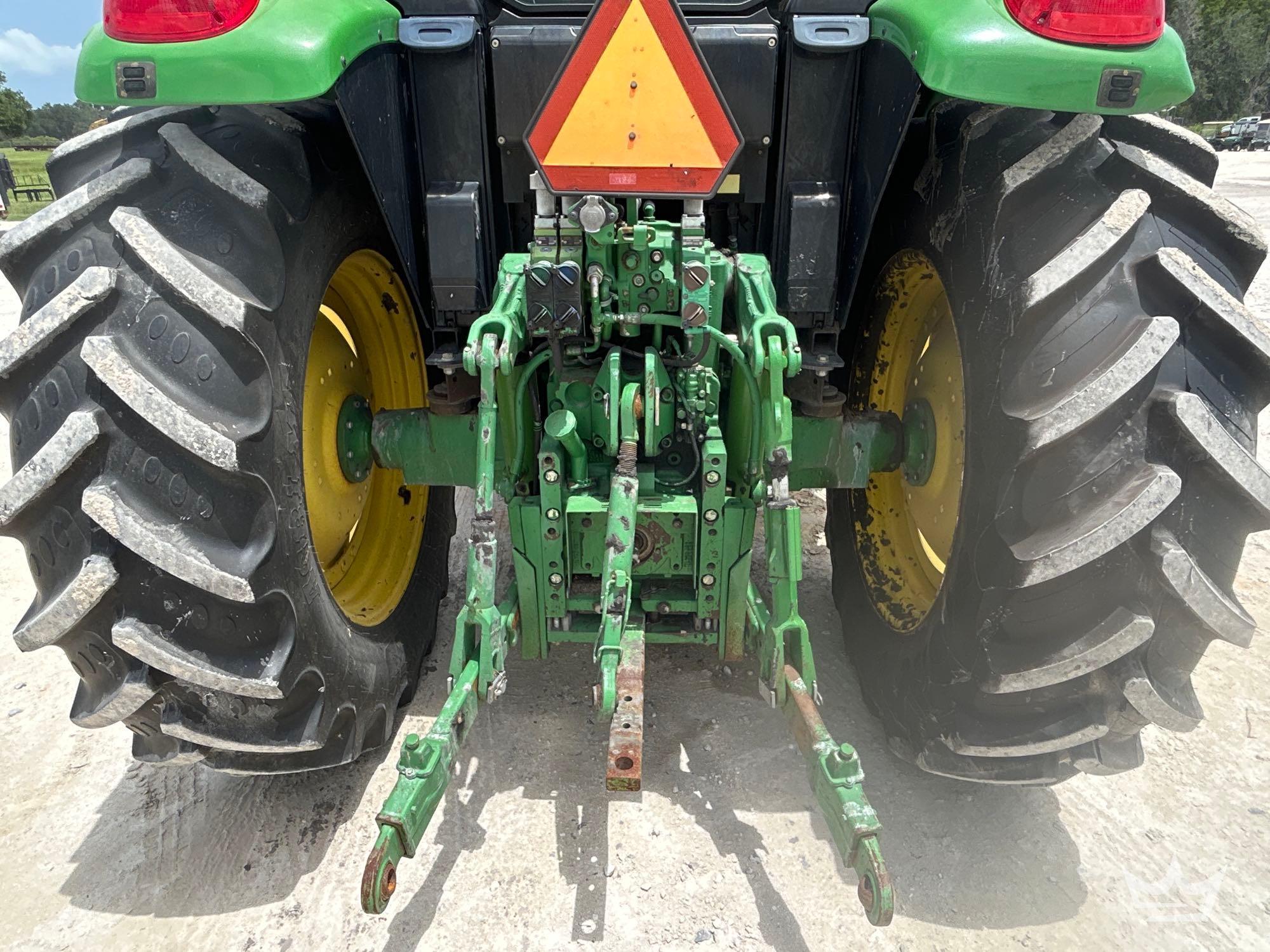 2014 John Deere 6125M
