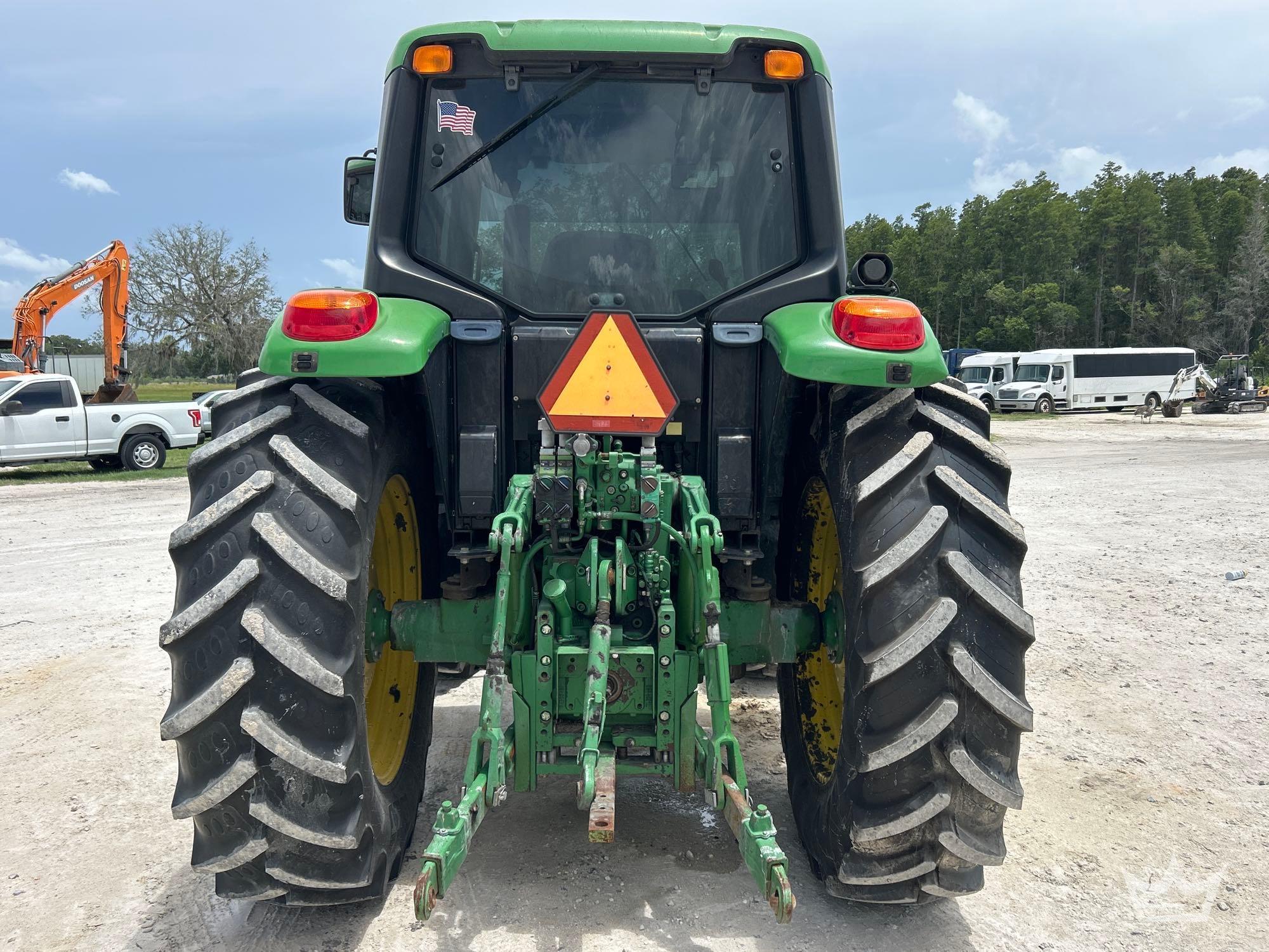 2014 John Deere 6125M