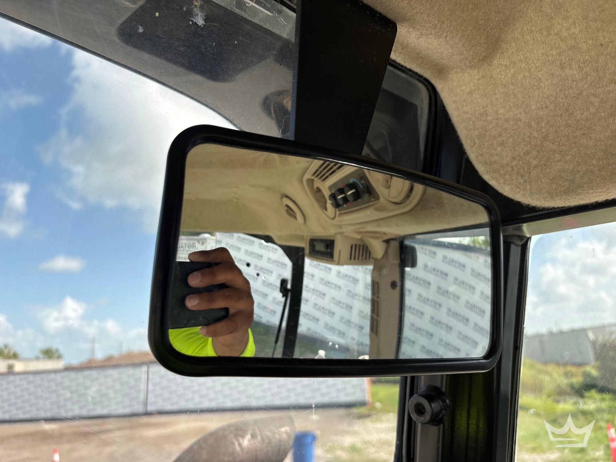 2015 John Deere 6115D