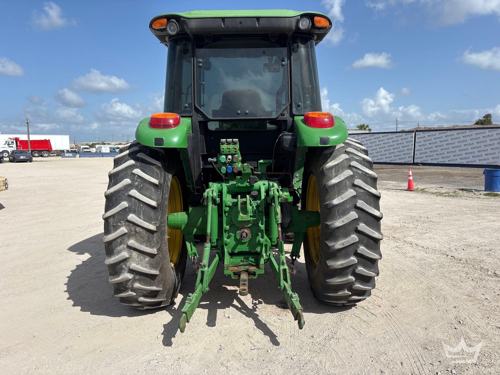 2015 John Deere 6115D