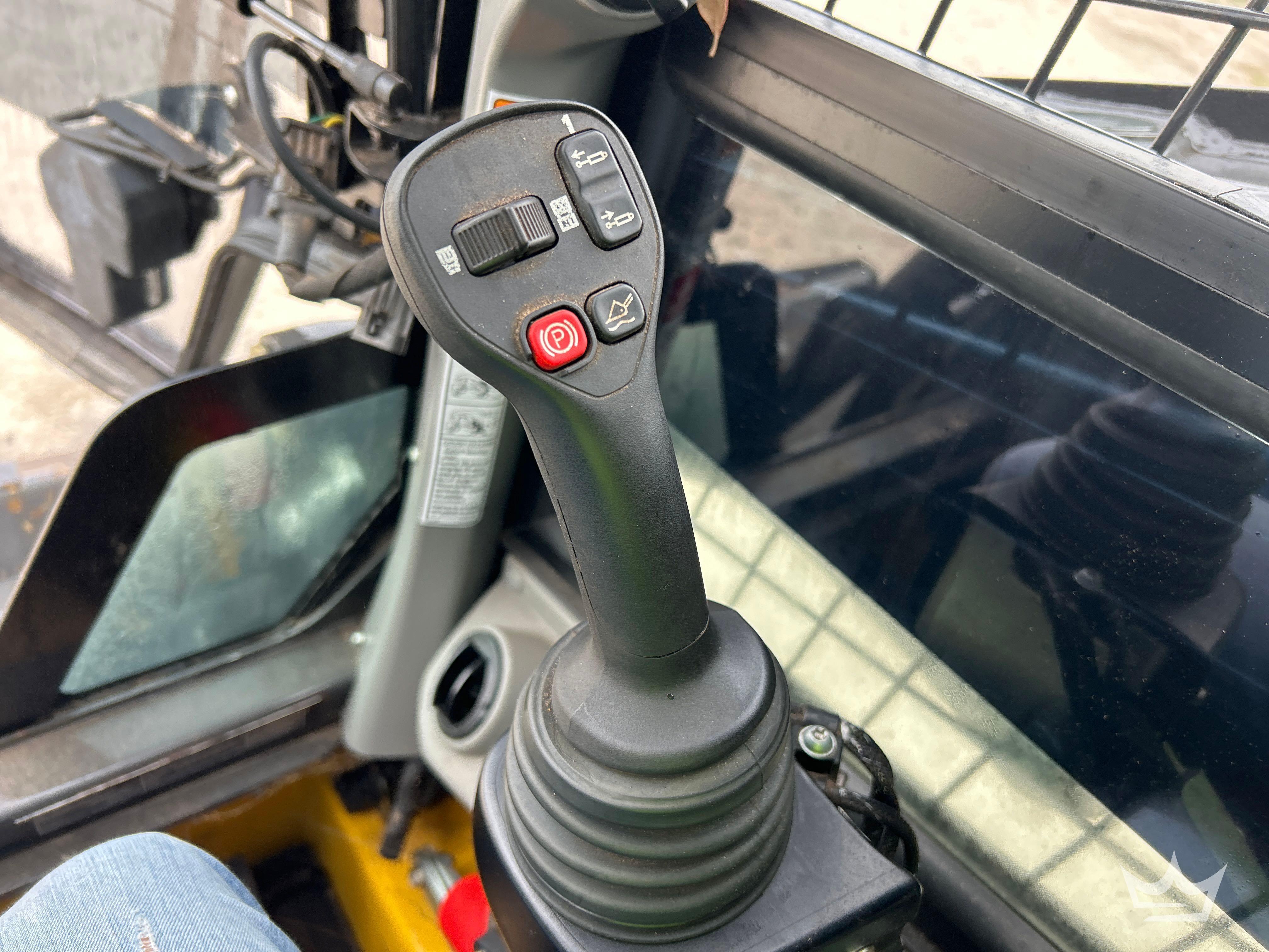 2023 New Holland C327