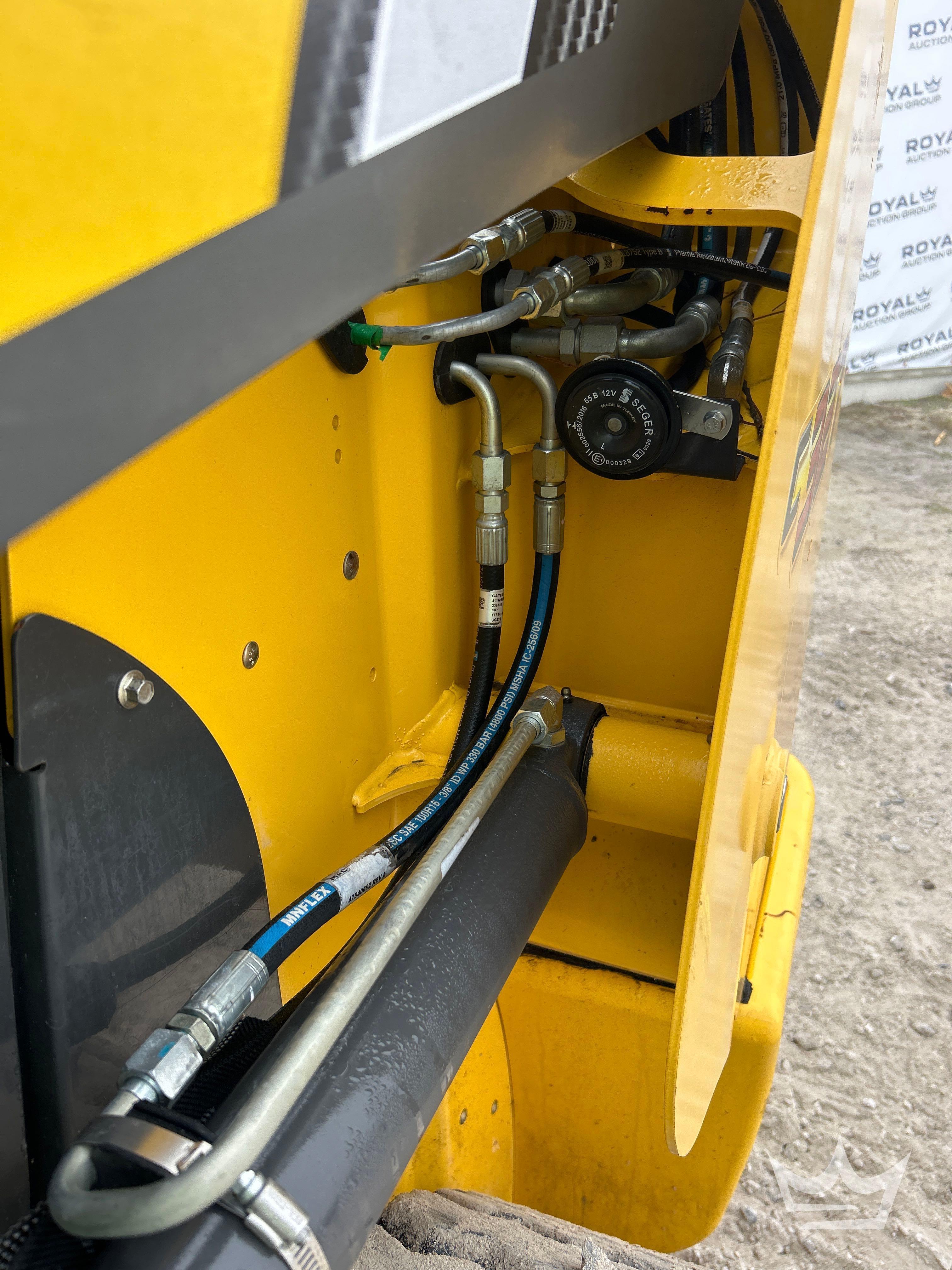 2023 New Holland C327