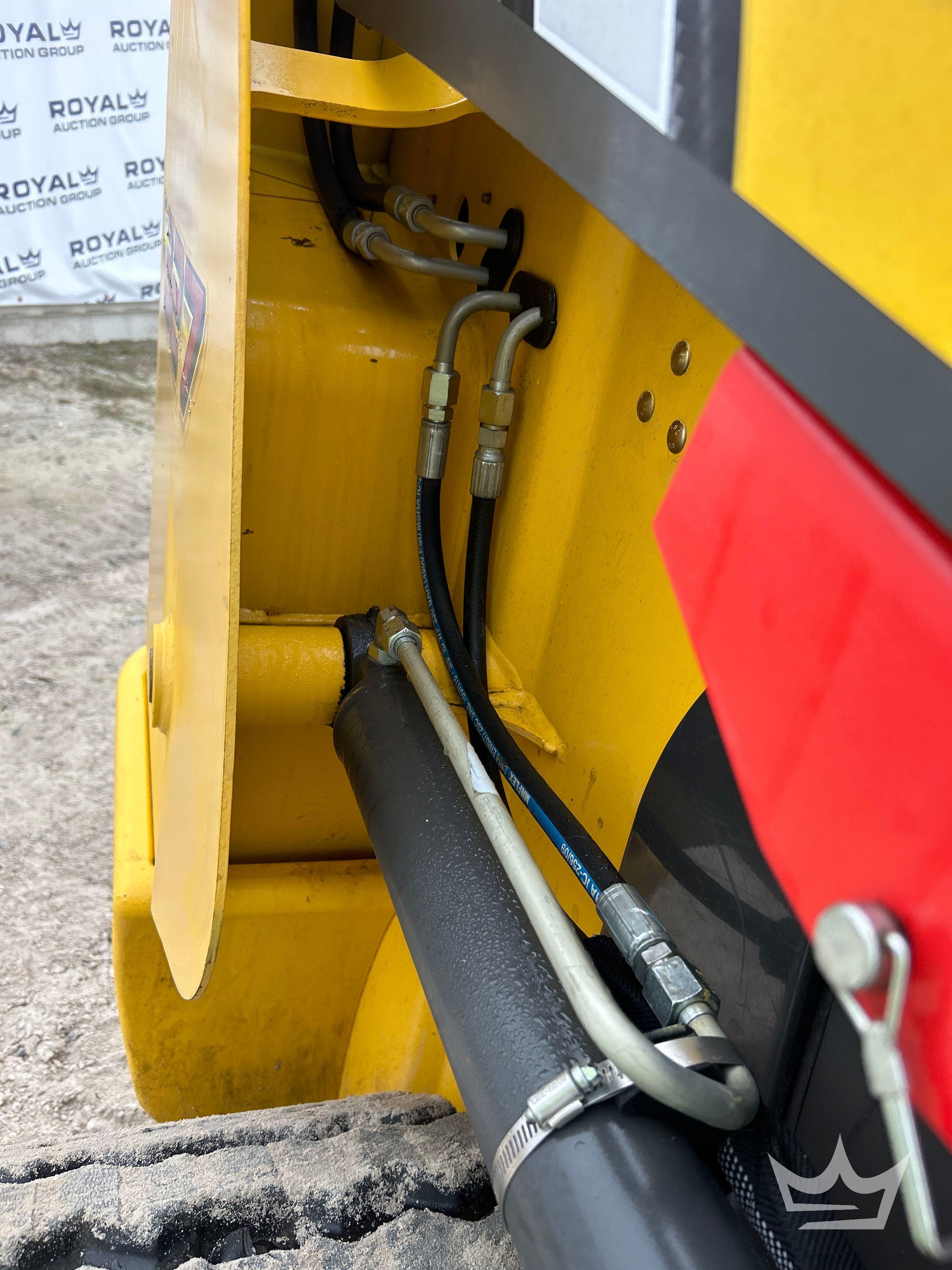 2023 New Holland C327