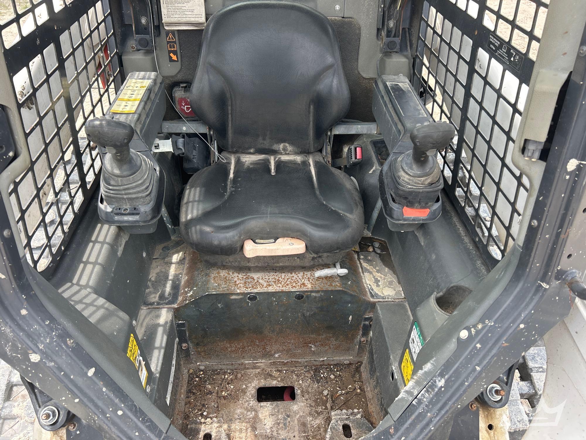 2023 New Holland C327