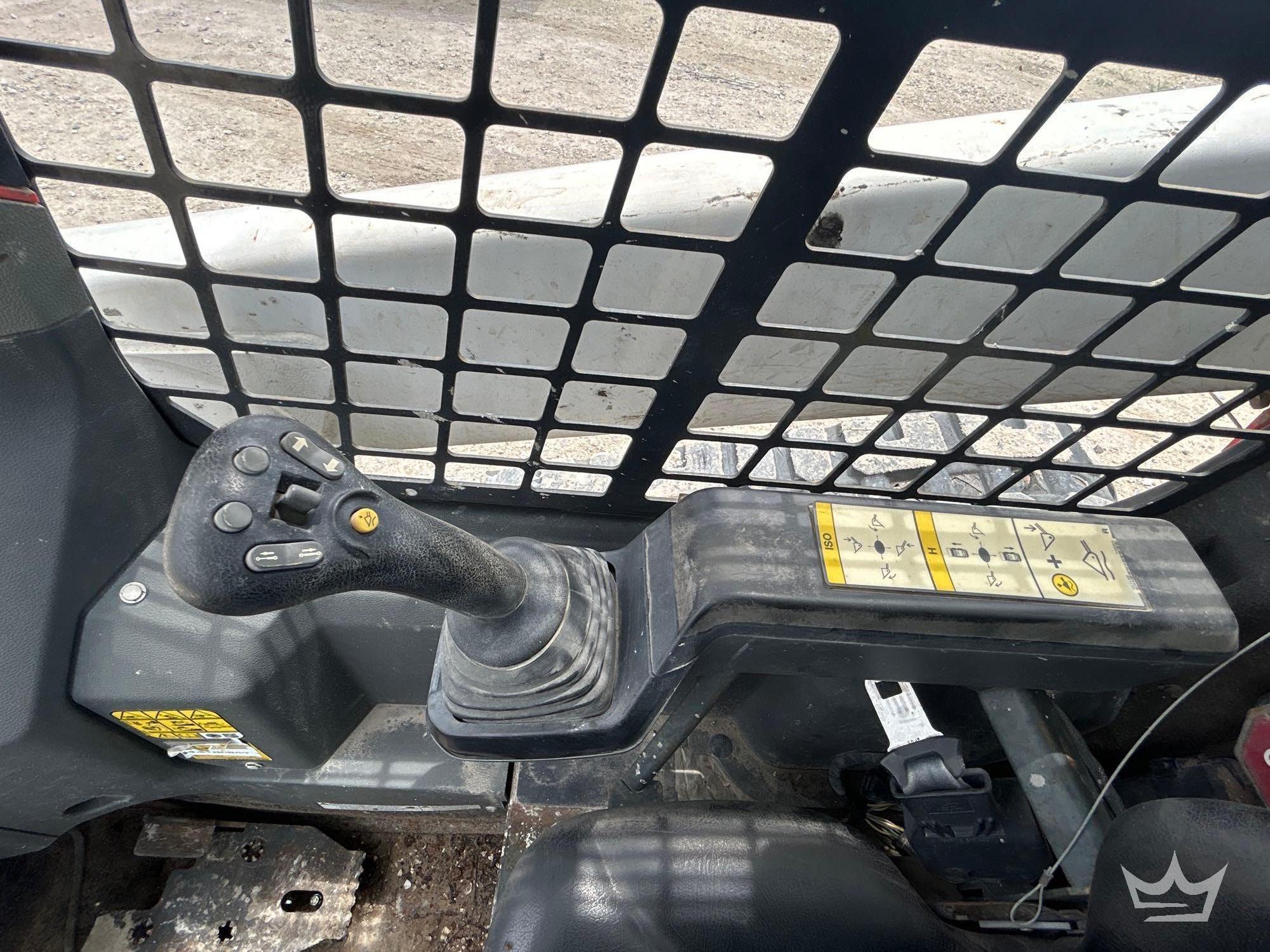 2023 New Holland C327