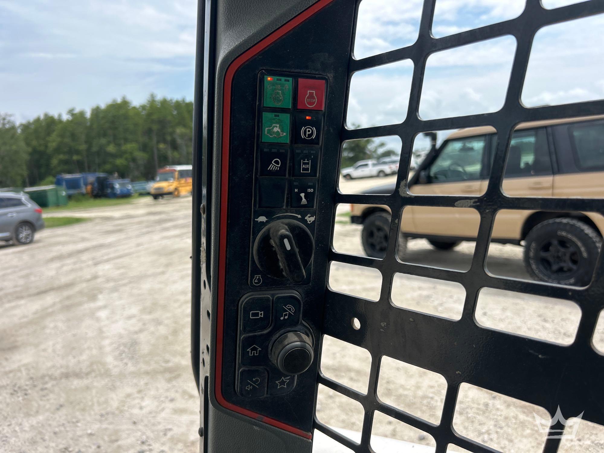 2023 New Holland C327
