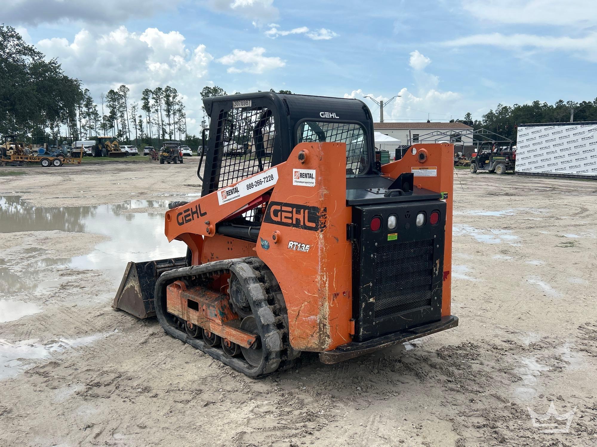 2021 Gehl RT135