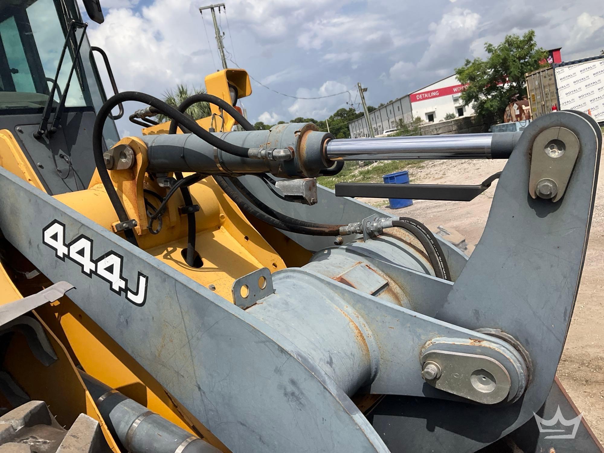 2007 John Deere 444J