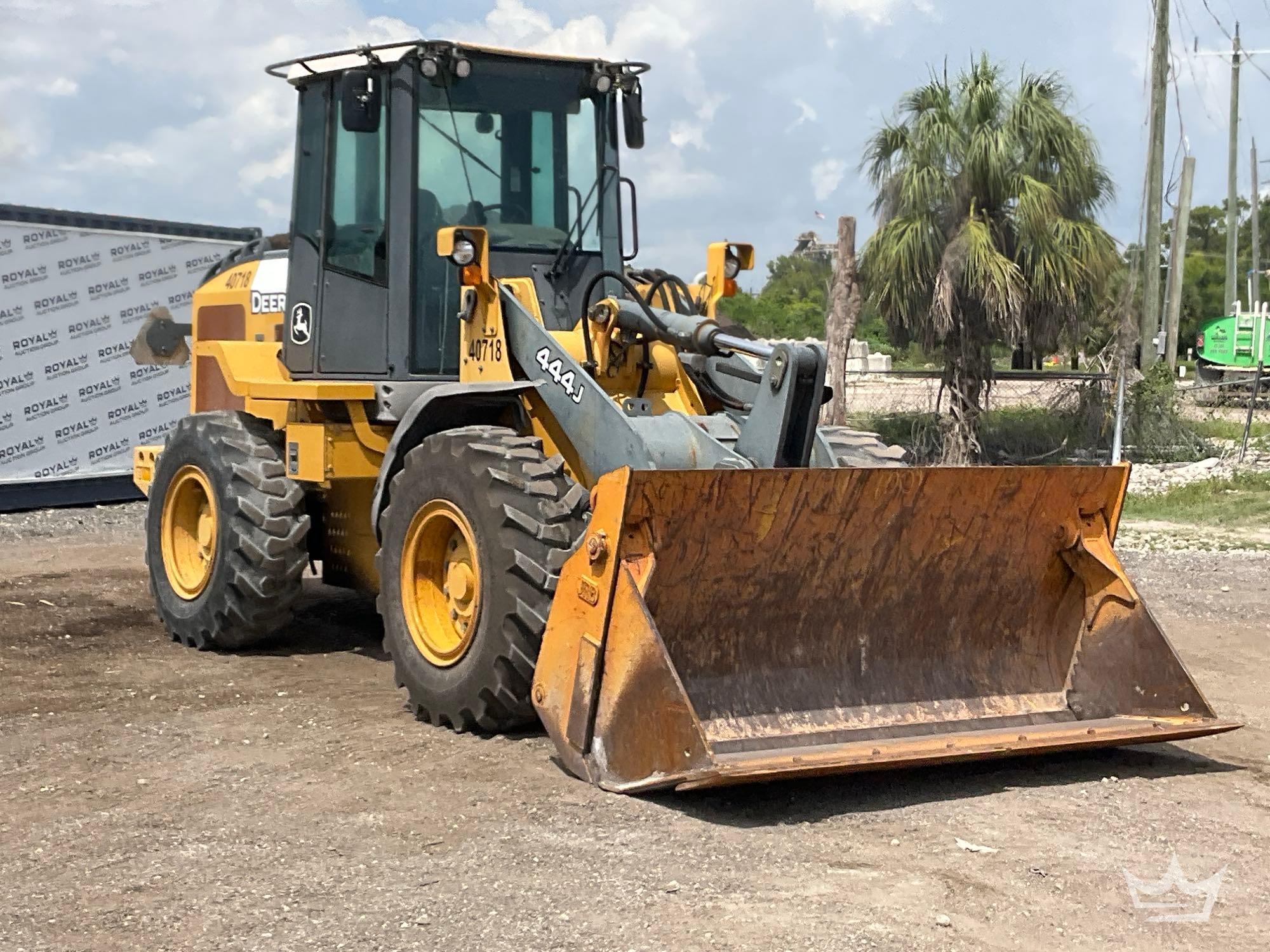 2007 John Deere 444J