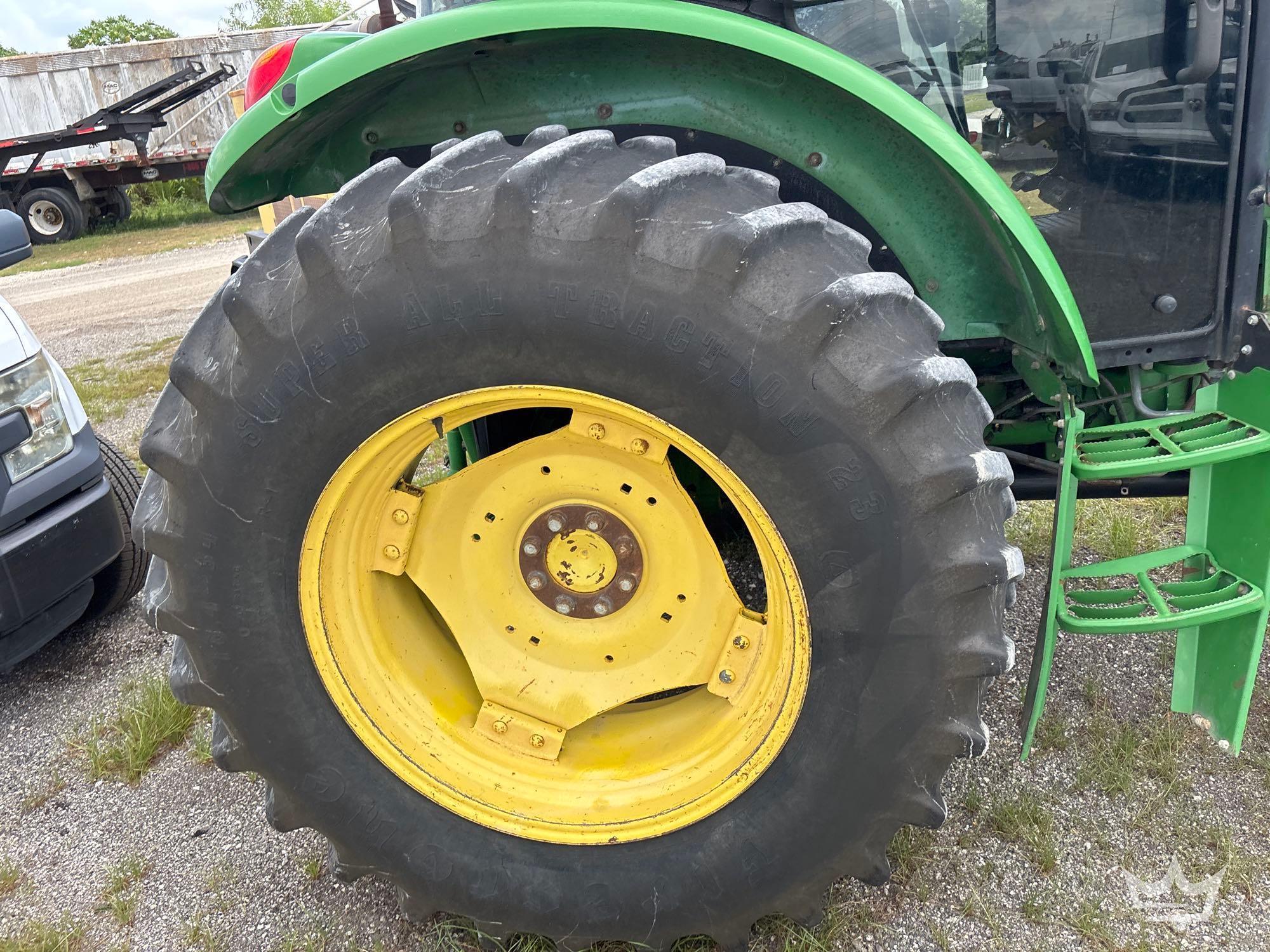 2015 John Deere 6115D