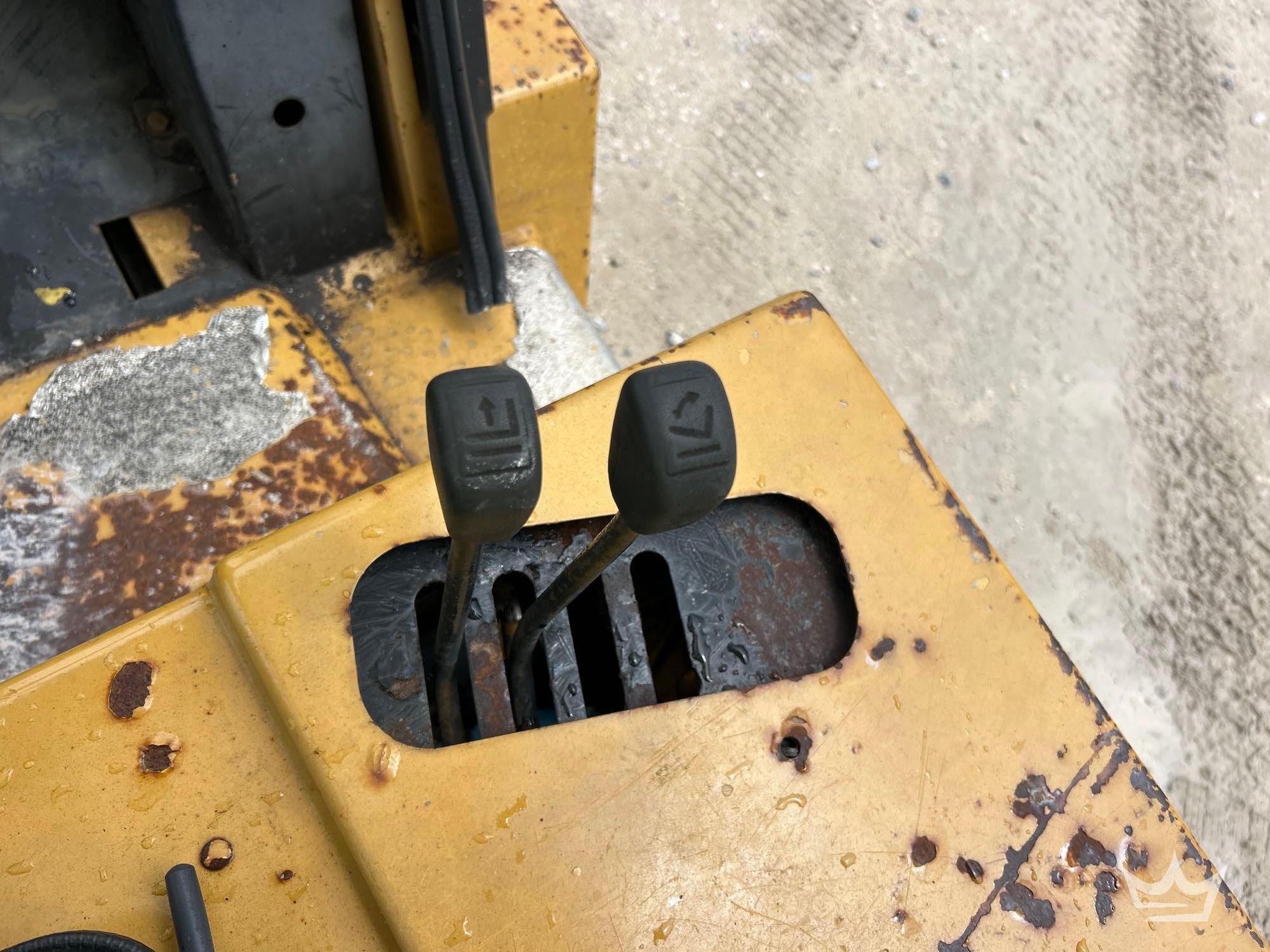 1992 Caterpillar VC110F