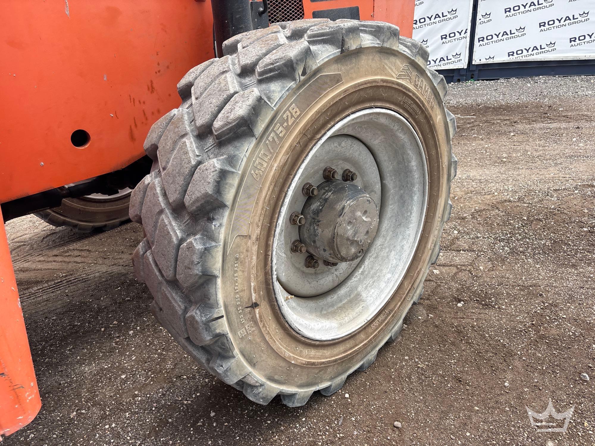 2019 JLG 8042