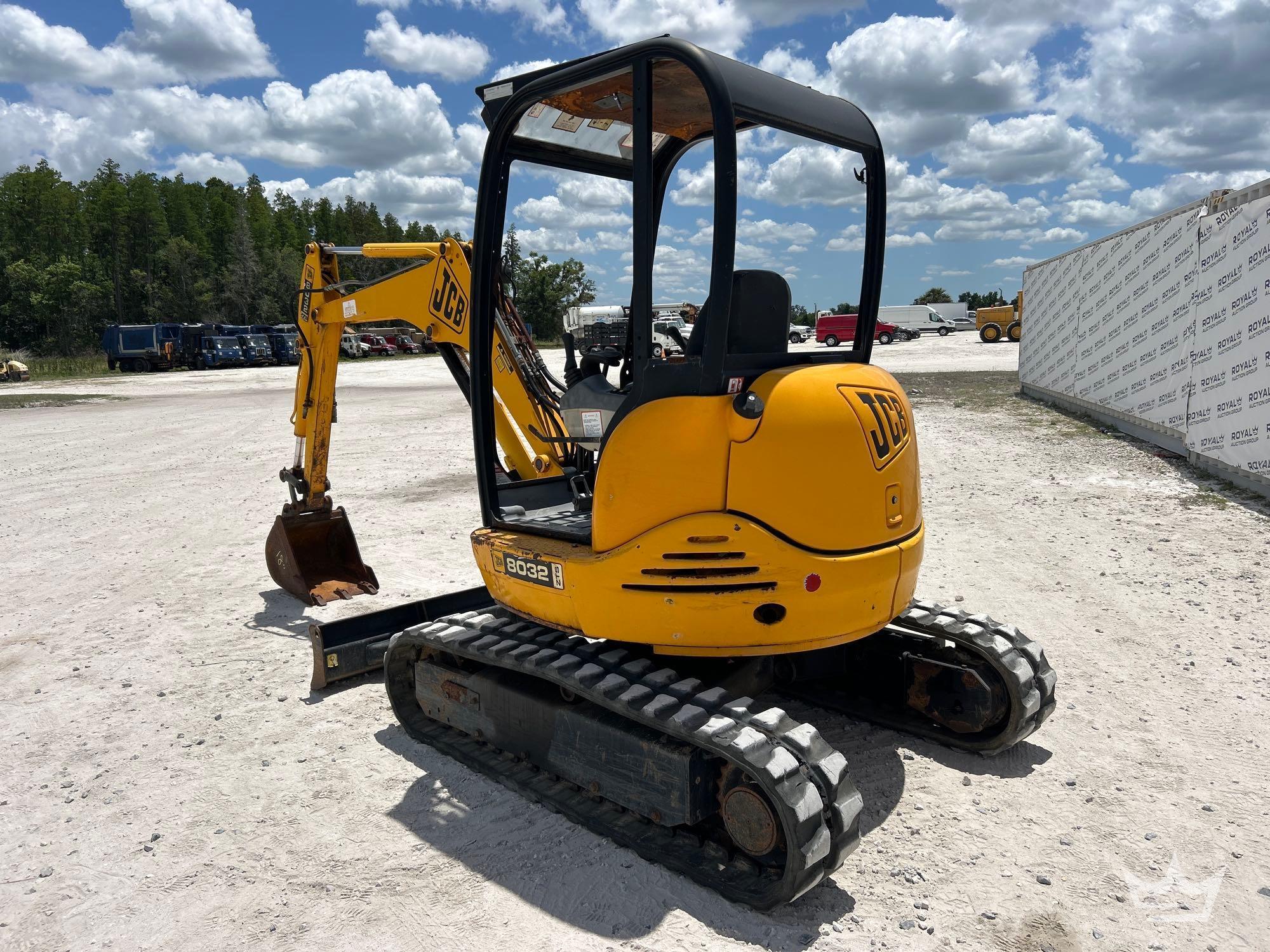 2005 JCB 8032ZTS