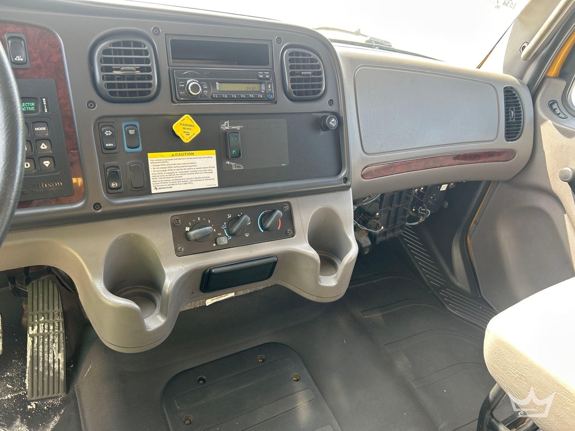 2017 Freightliner M2 106