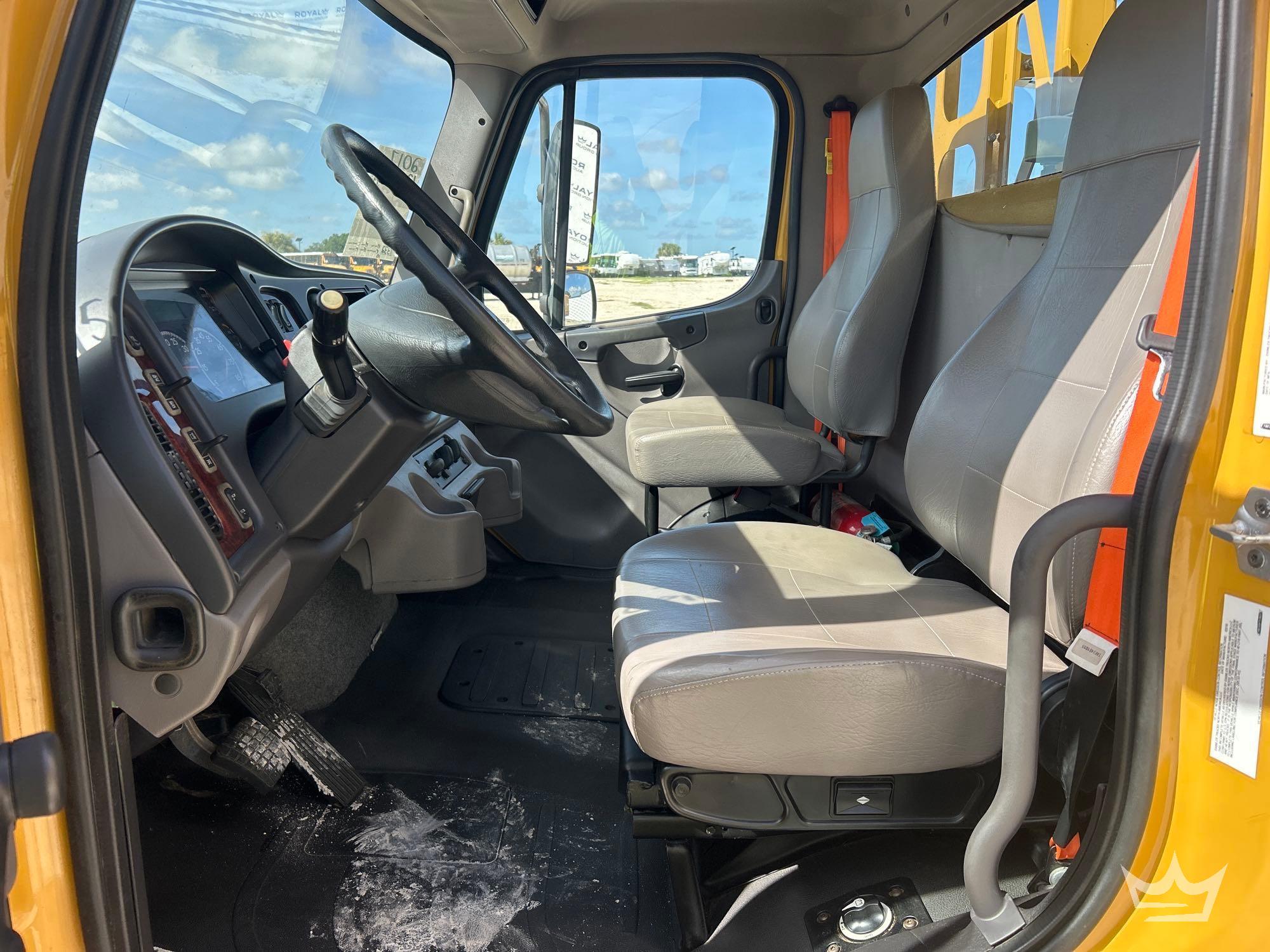2017 Freightliner M2 106