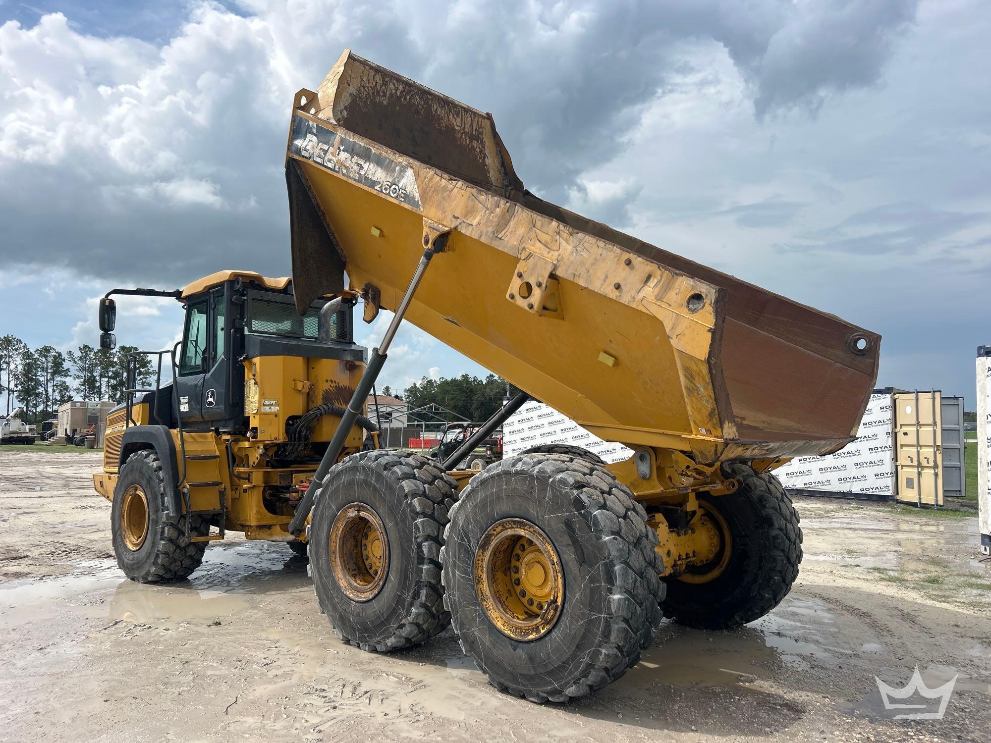 2018 John Deere 260E