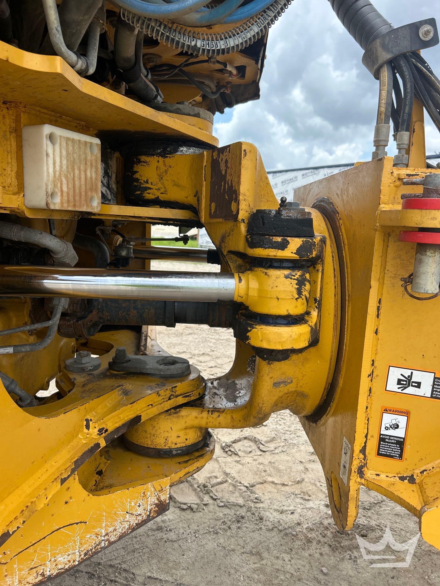 2022 John Deere 260E