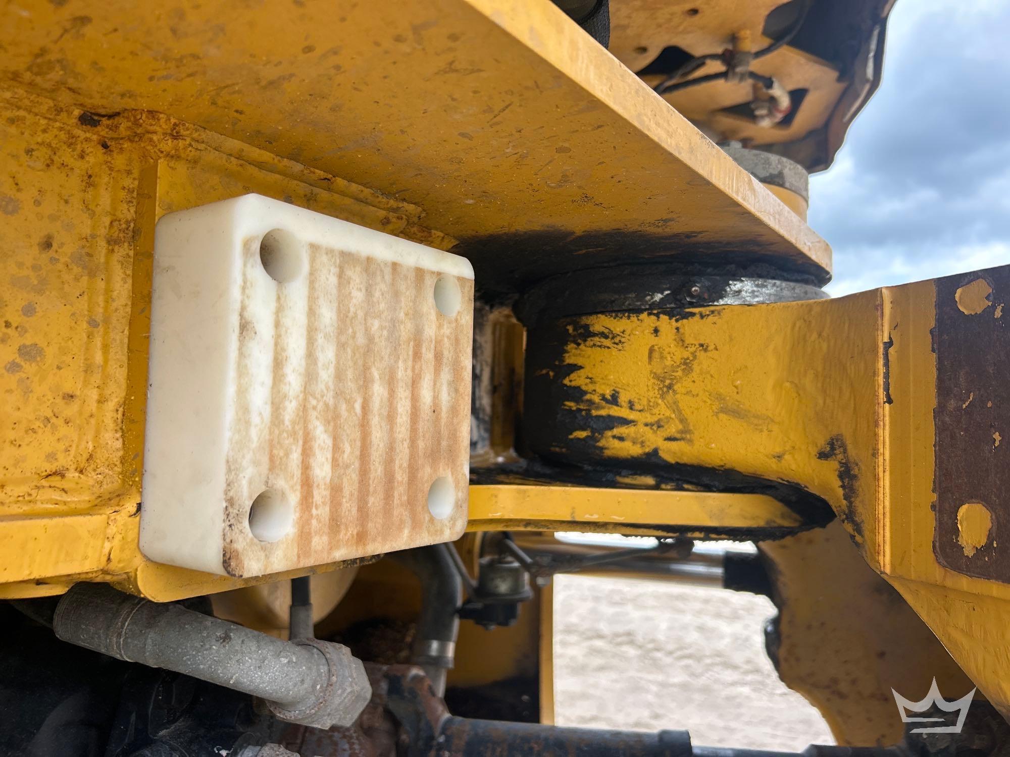 2022 John Deere 260E