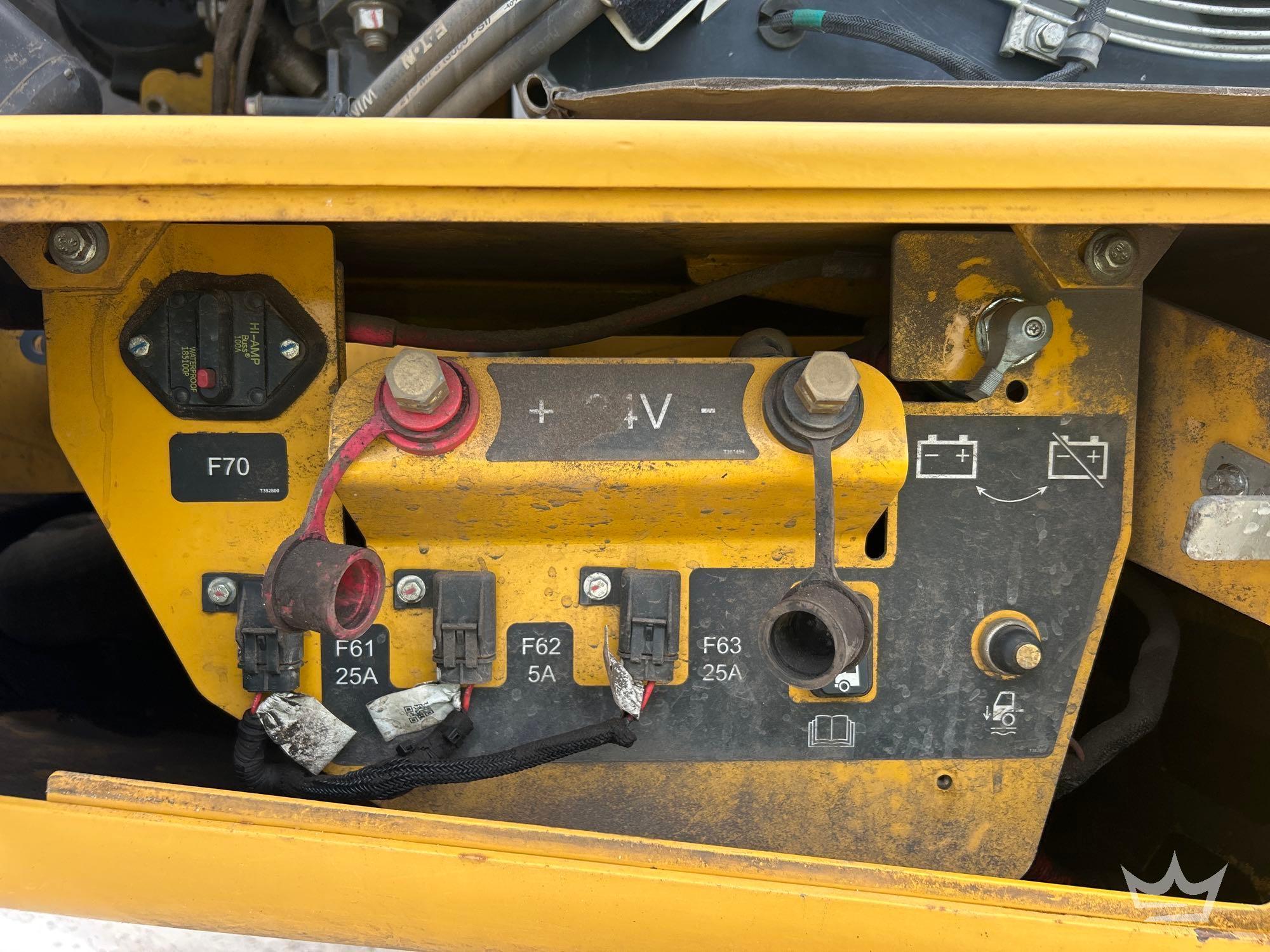 2022 John Deere 260E