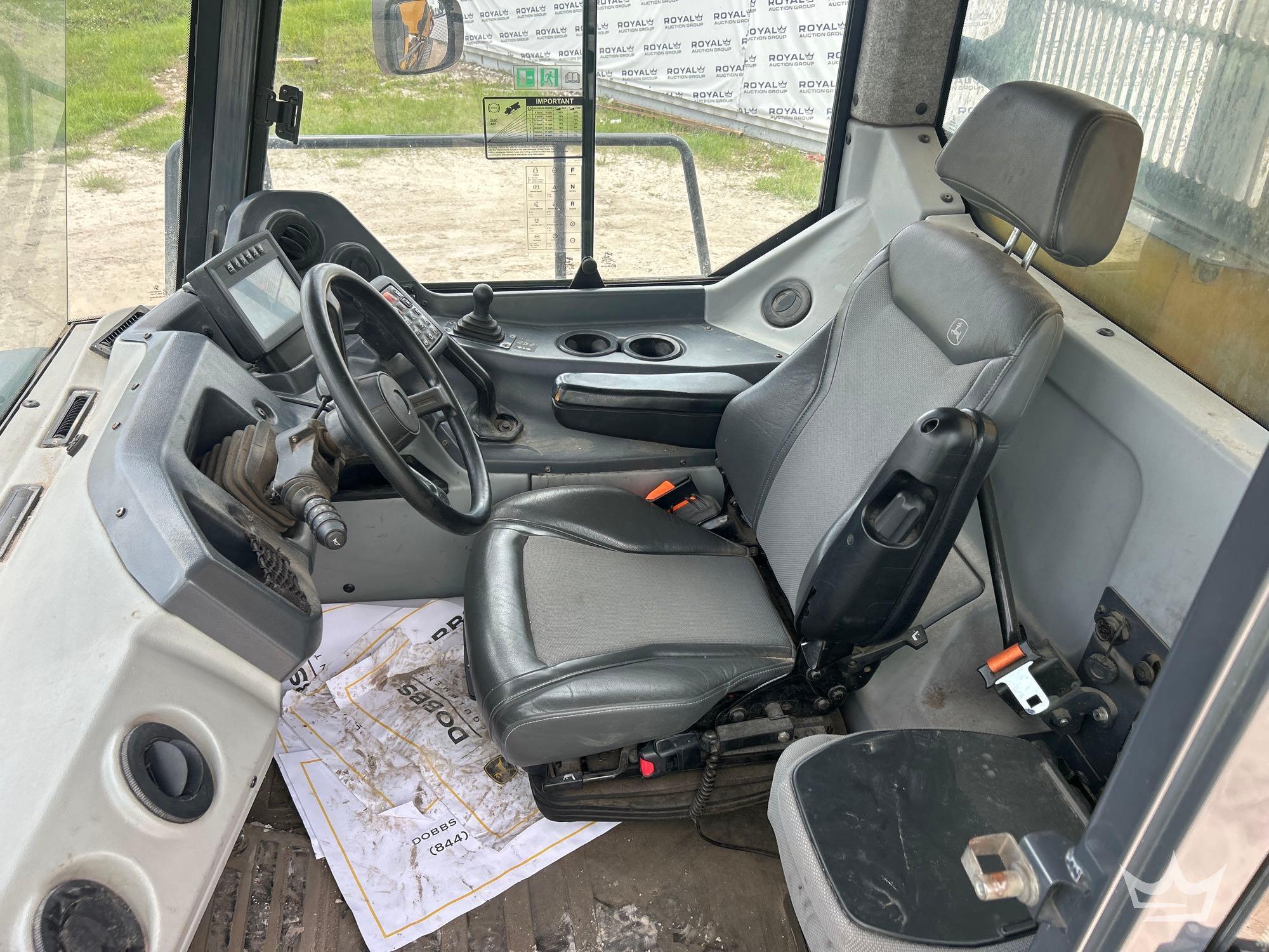 2022 John Deere 260E