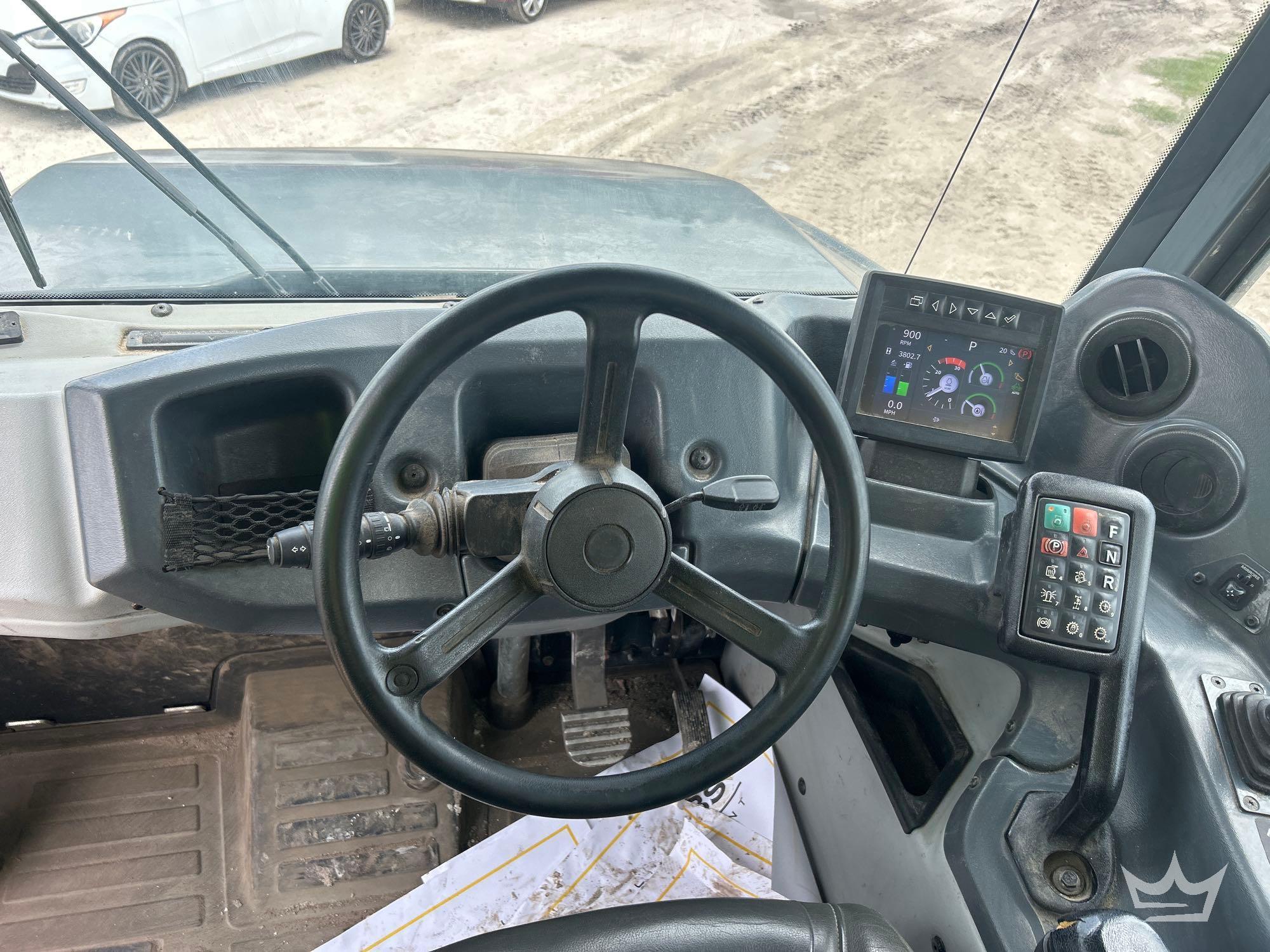 2022 John Deere 260E