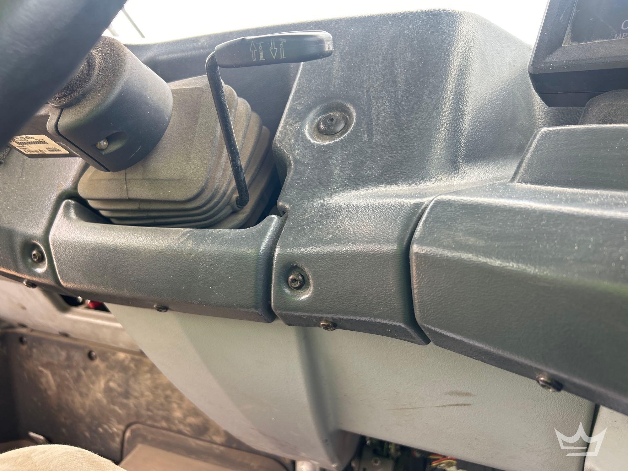 2022 John Deere 260E