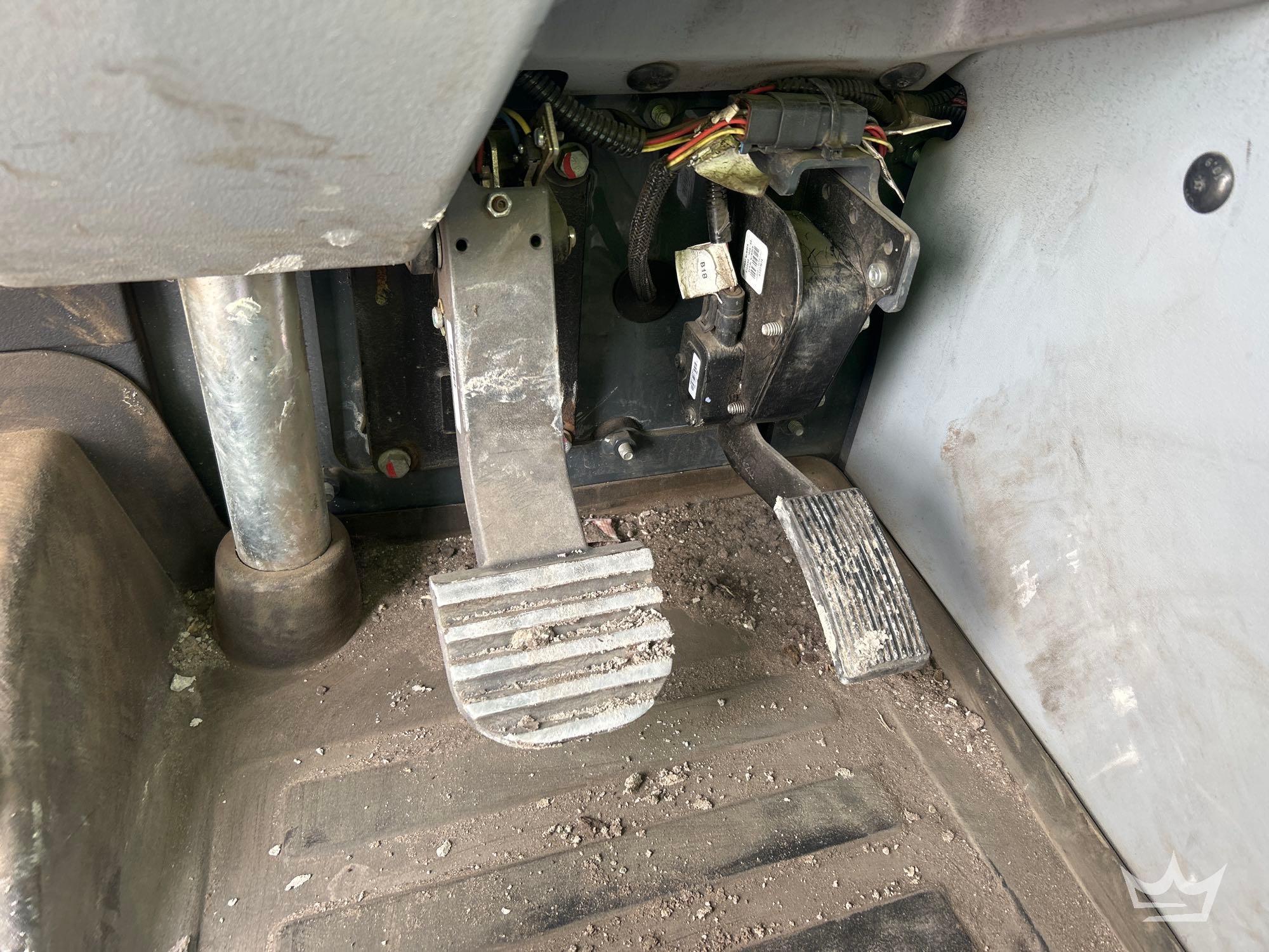 2022 John Deere 260E