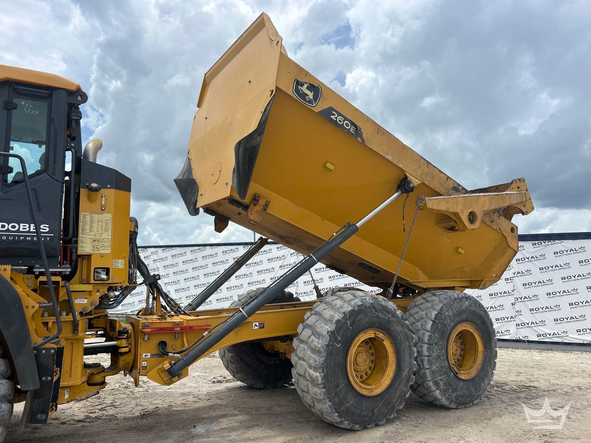 2022 John Deere 260E