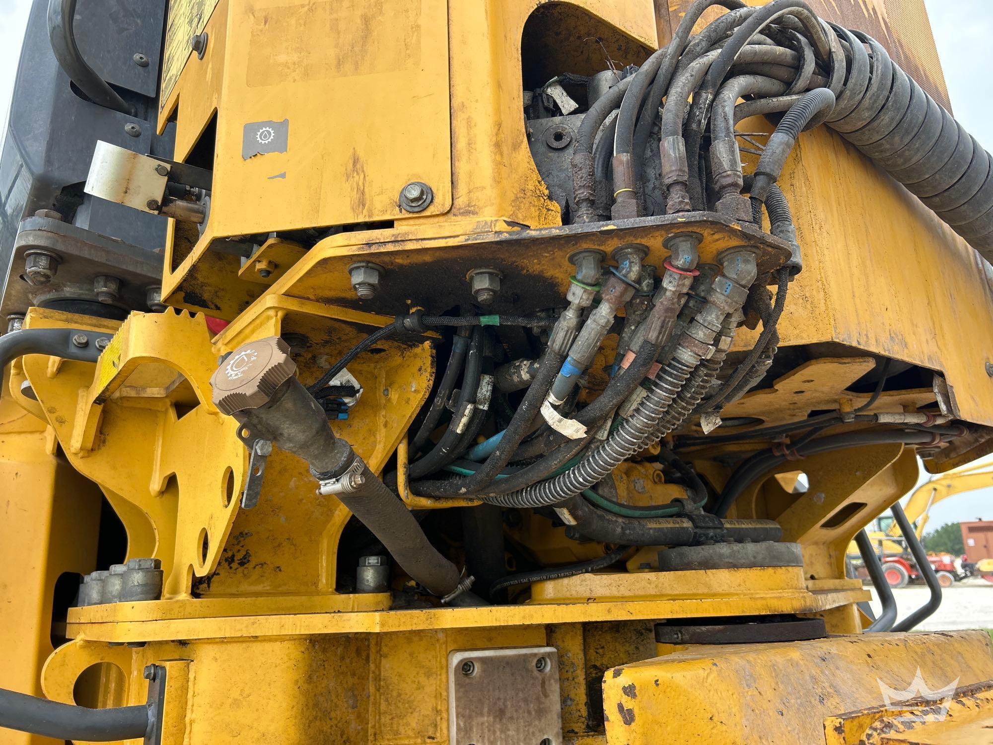 2018 John Deere 260E