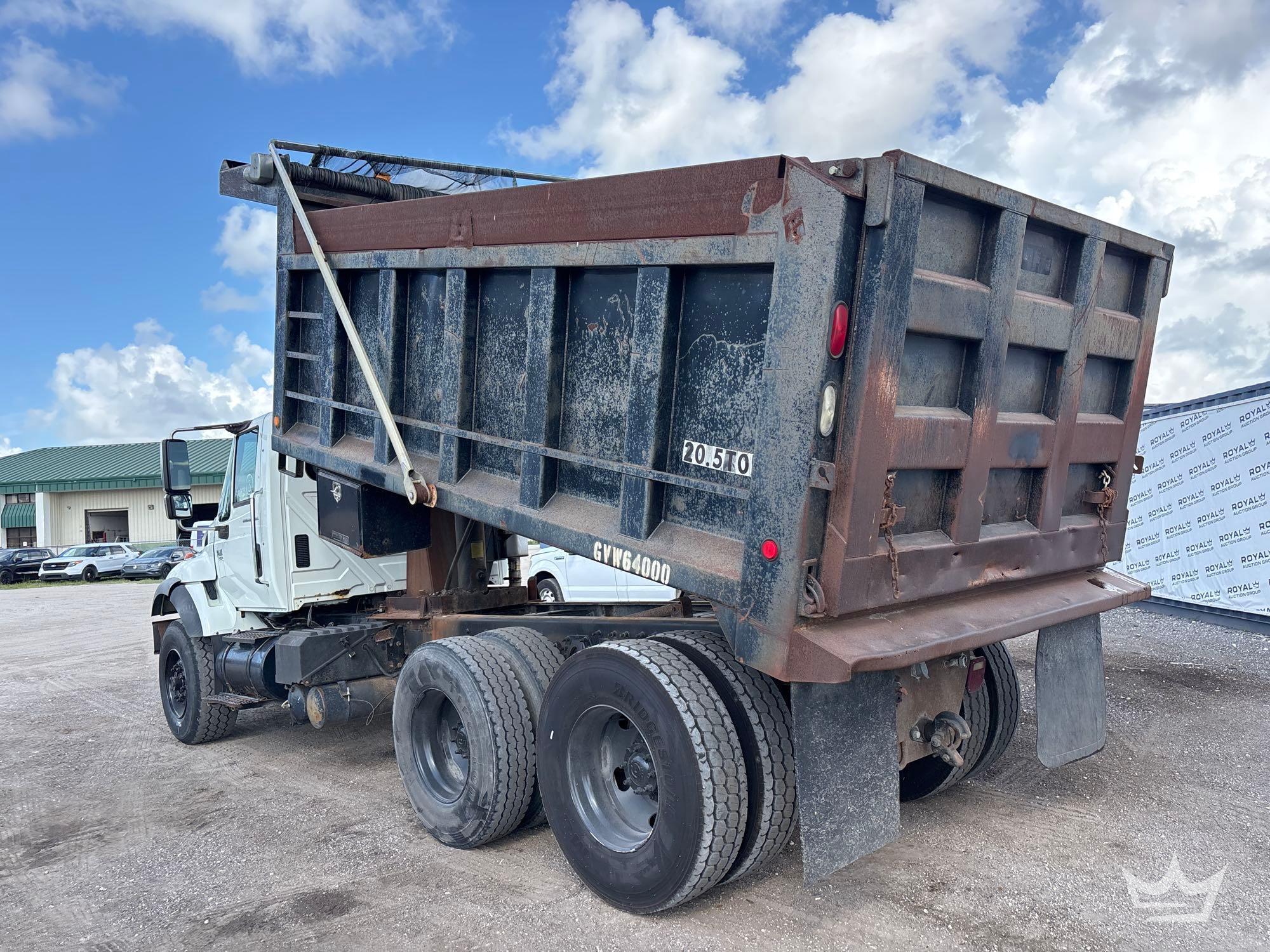 2004 International 7400
