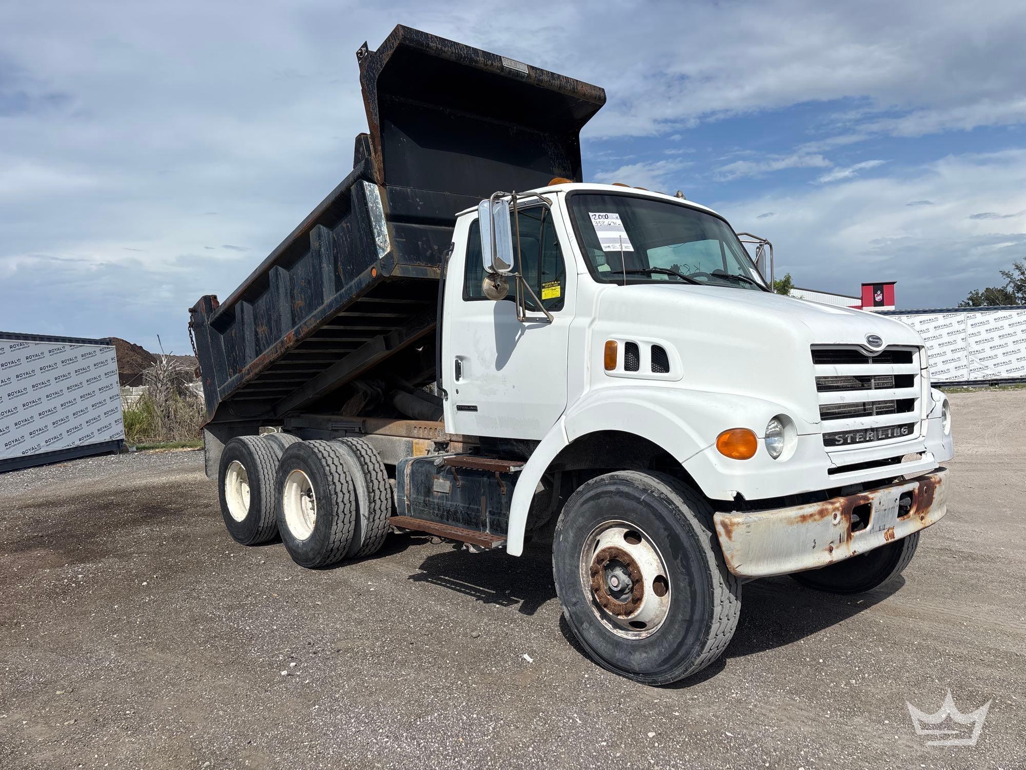 Photo of a 2001 Sterling M7500 ACTERRA