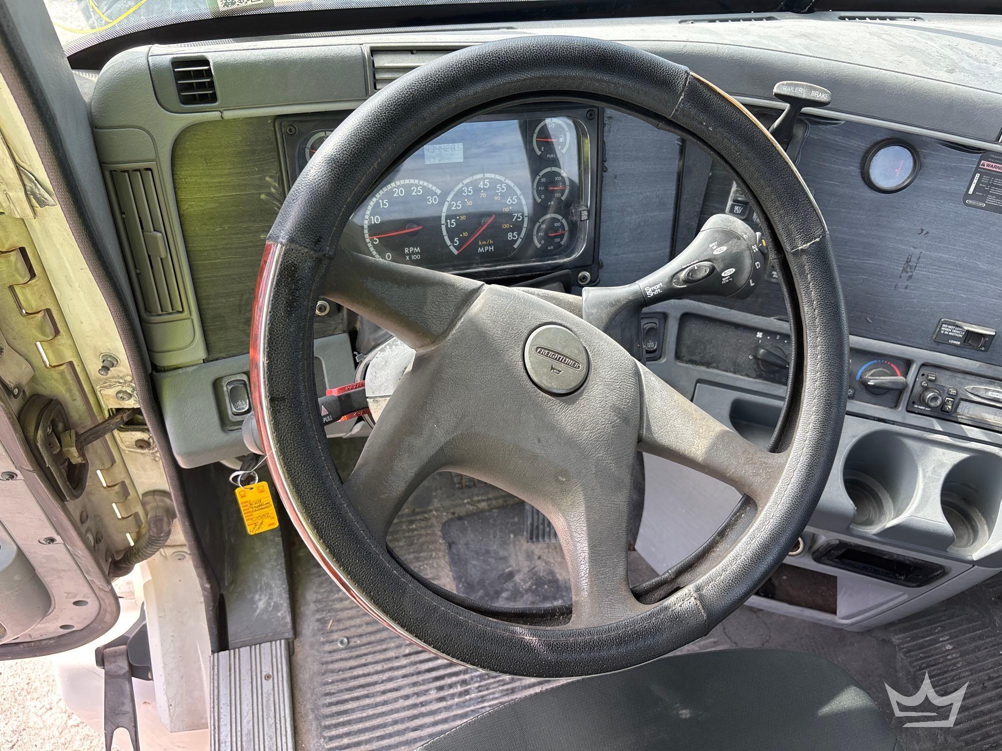 2007 Freightliner Columbia 120