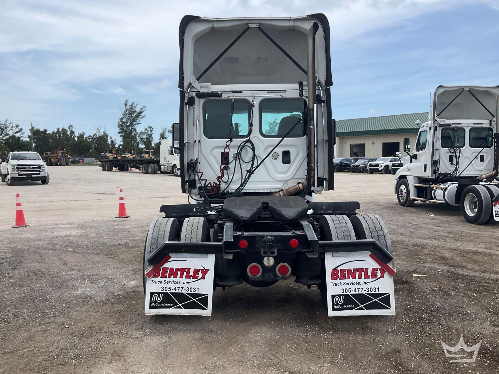 2017 Freightliner Cascadia 125