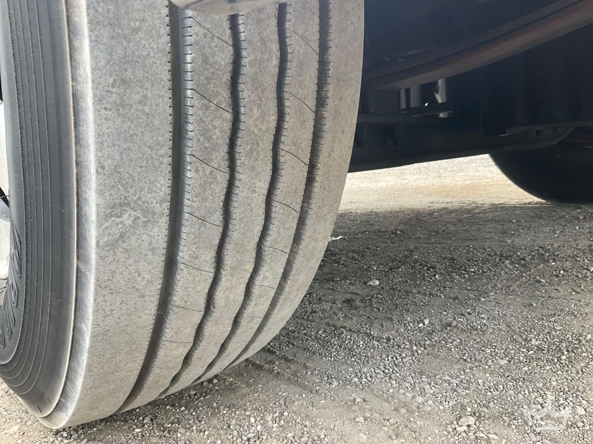 2017 Freightliner Cascadia 125
