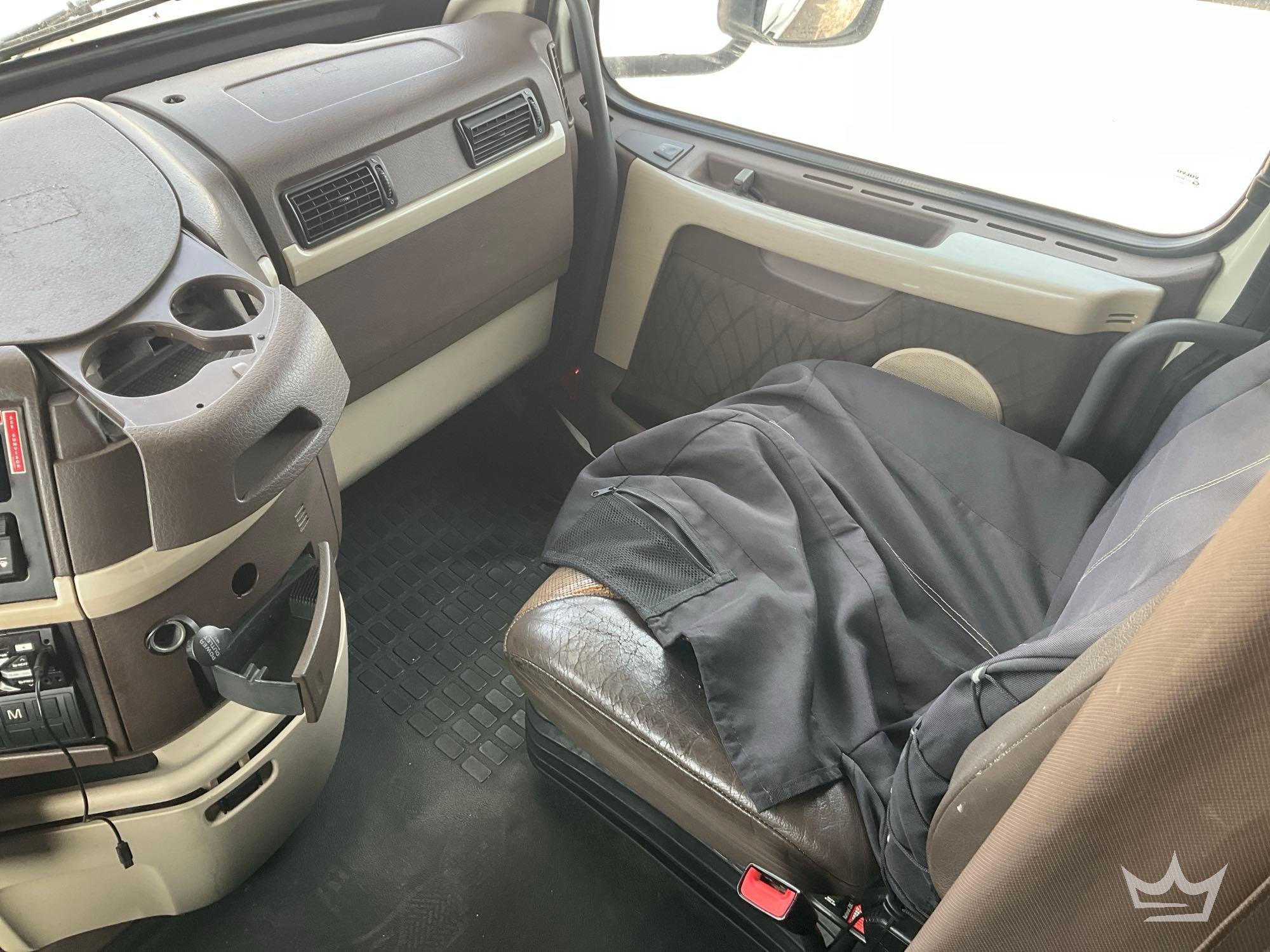 2016 Volvo VNL