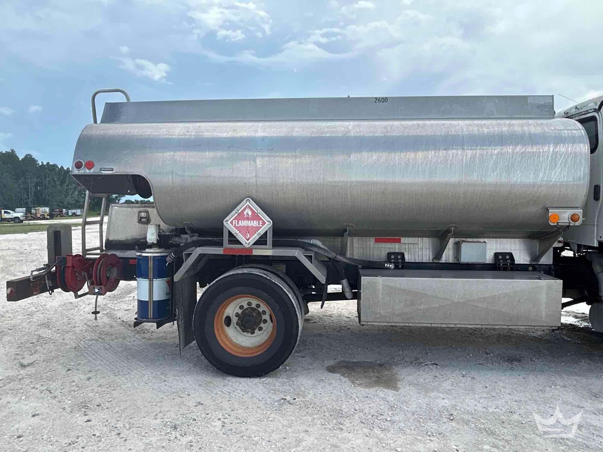 2009 Freightliner M2 106