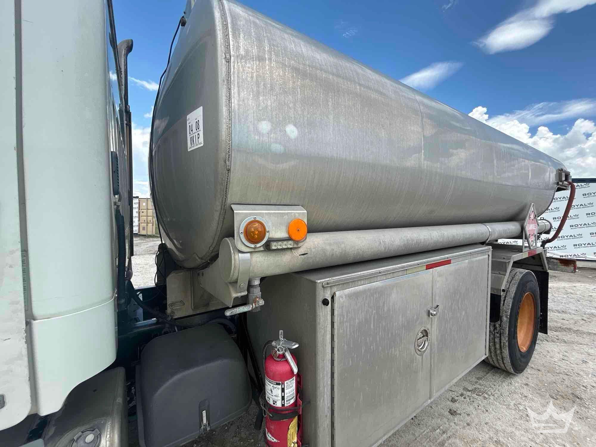 2009 Freightliner M2 106