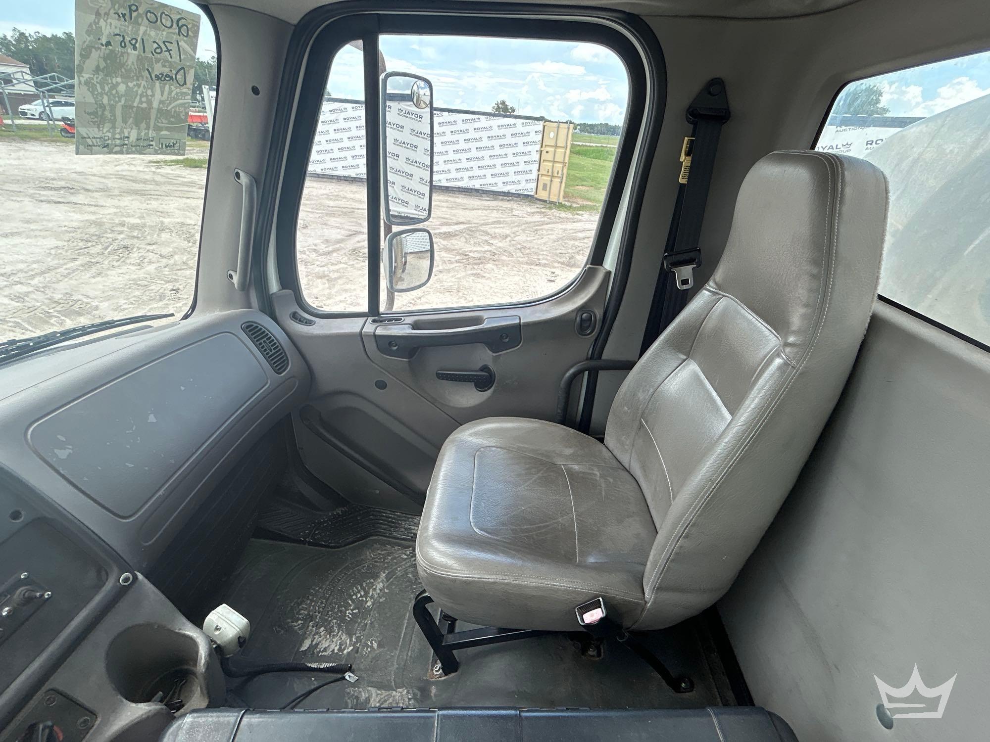 2009 Freightliner M2 106