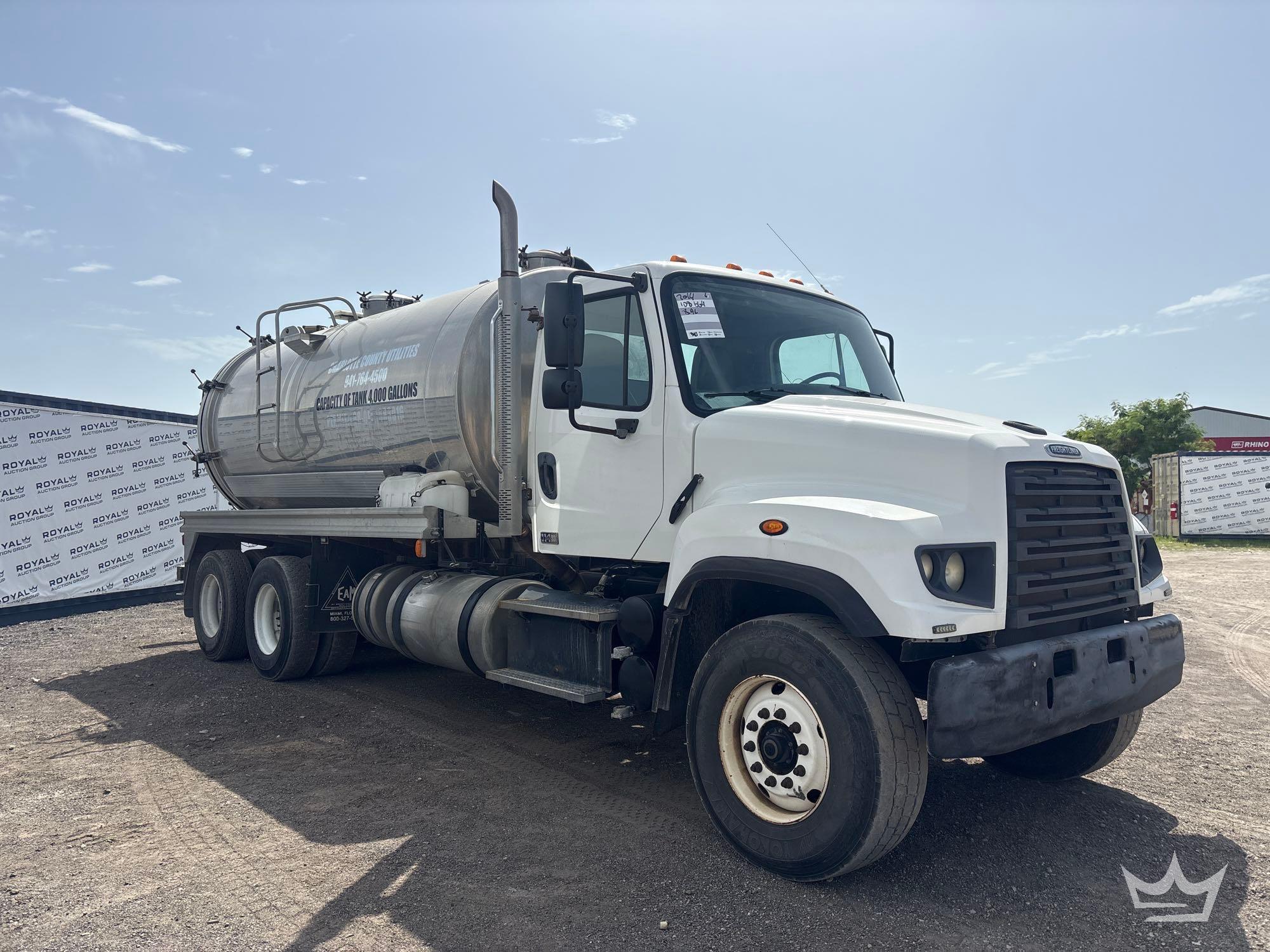 Photo of a 2014 Freightliner 114SD