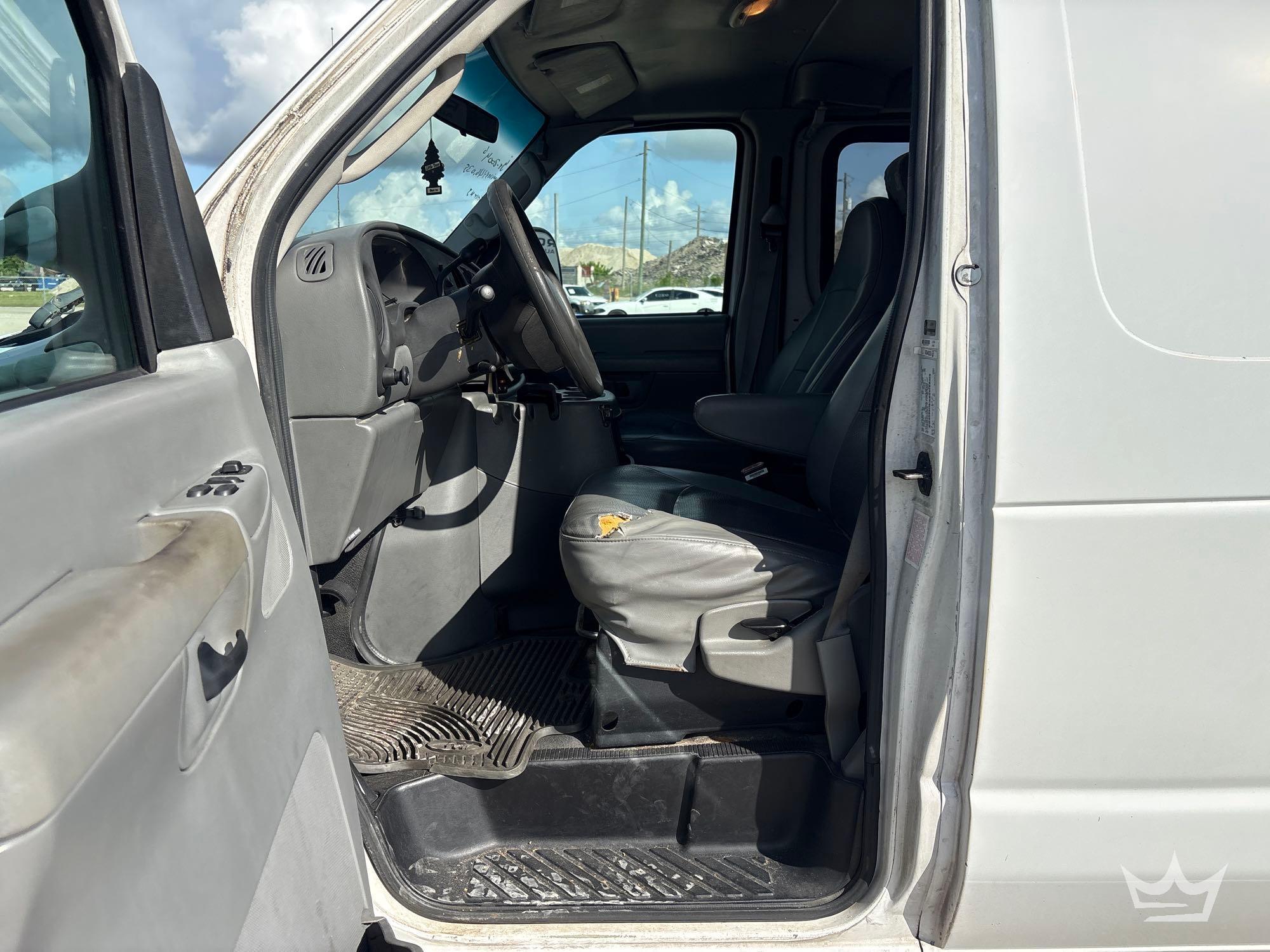 2004 Ford E350