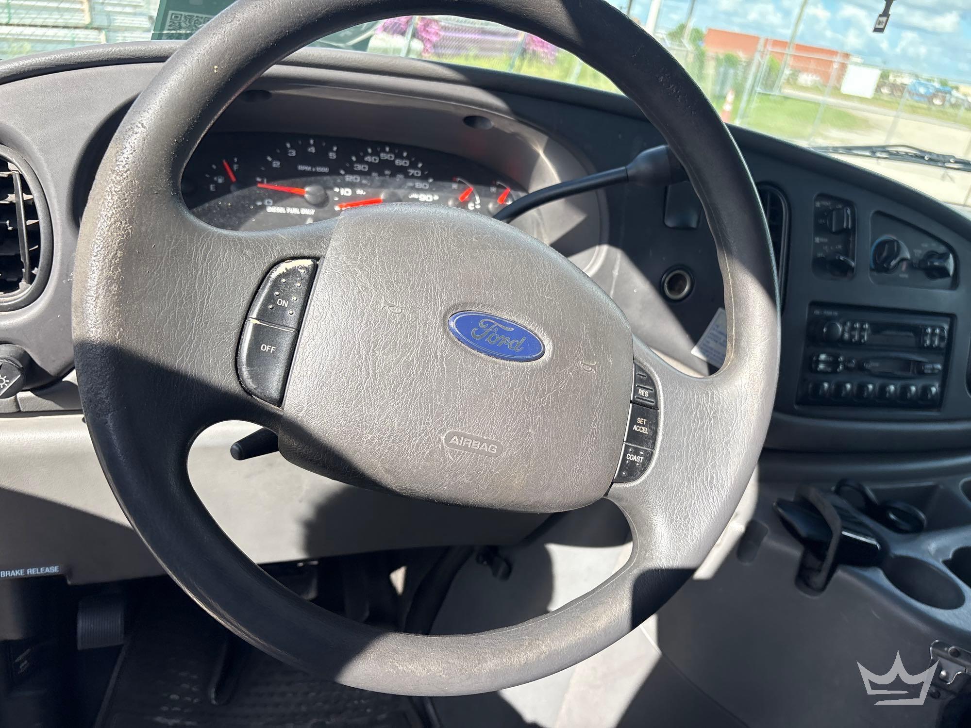 2004 Ford E350