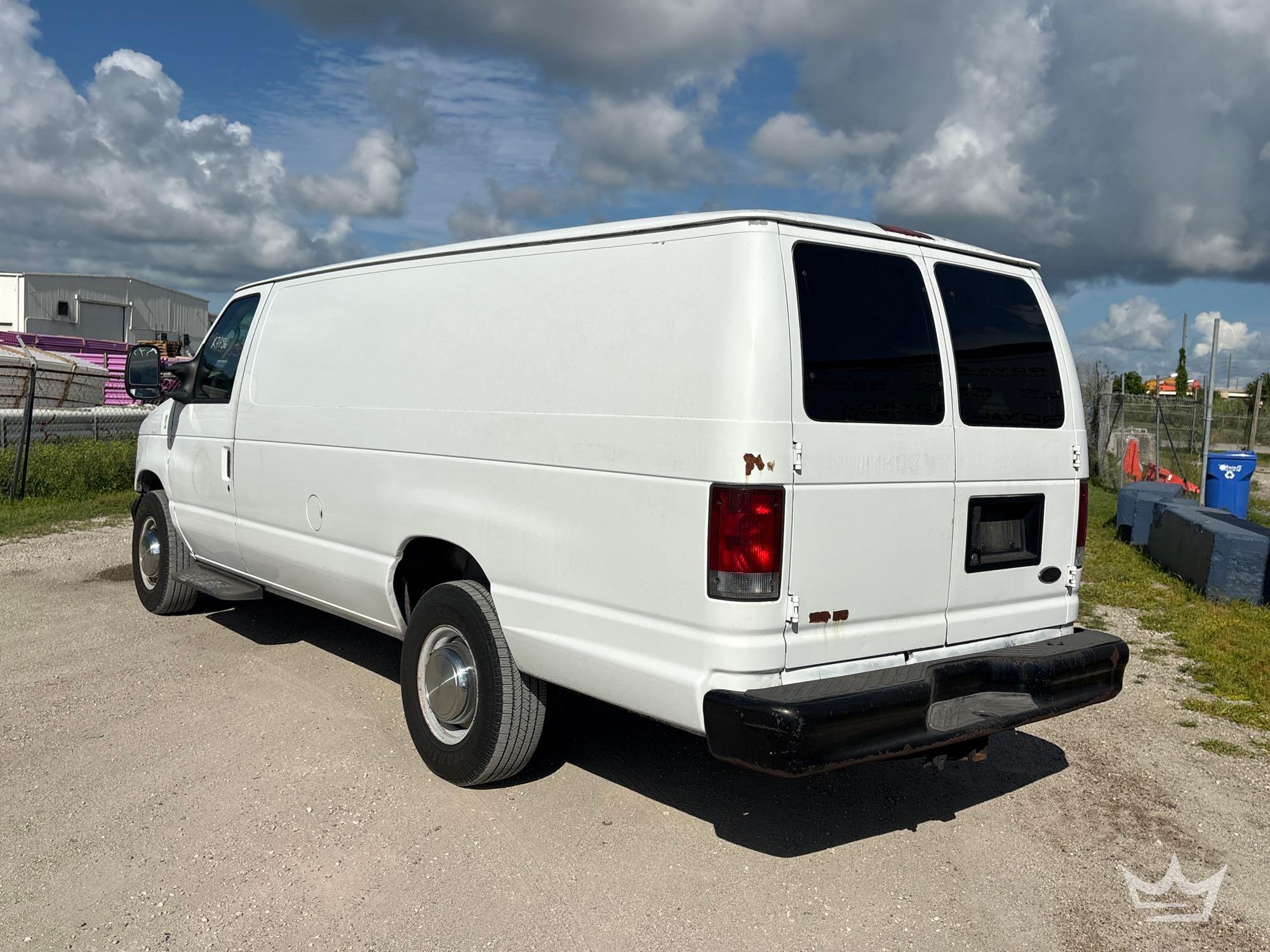 2004 Ford E350