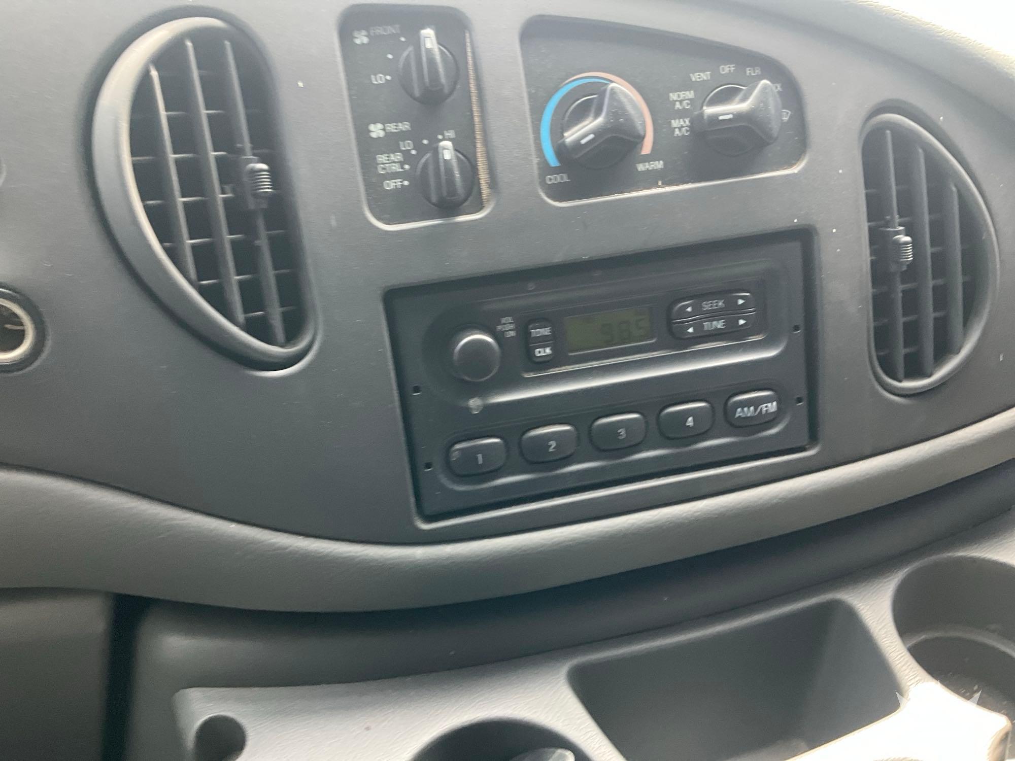 2003 Ford E-350