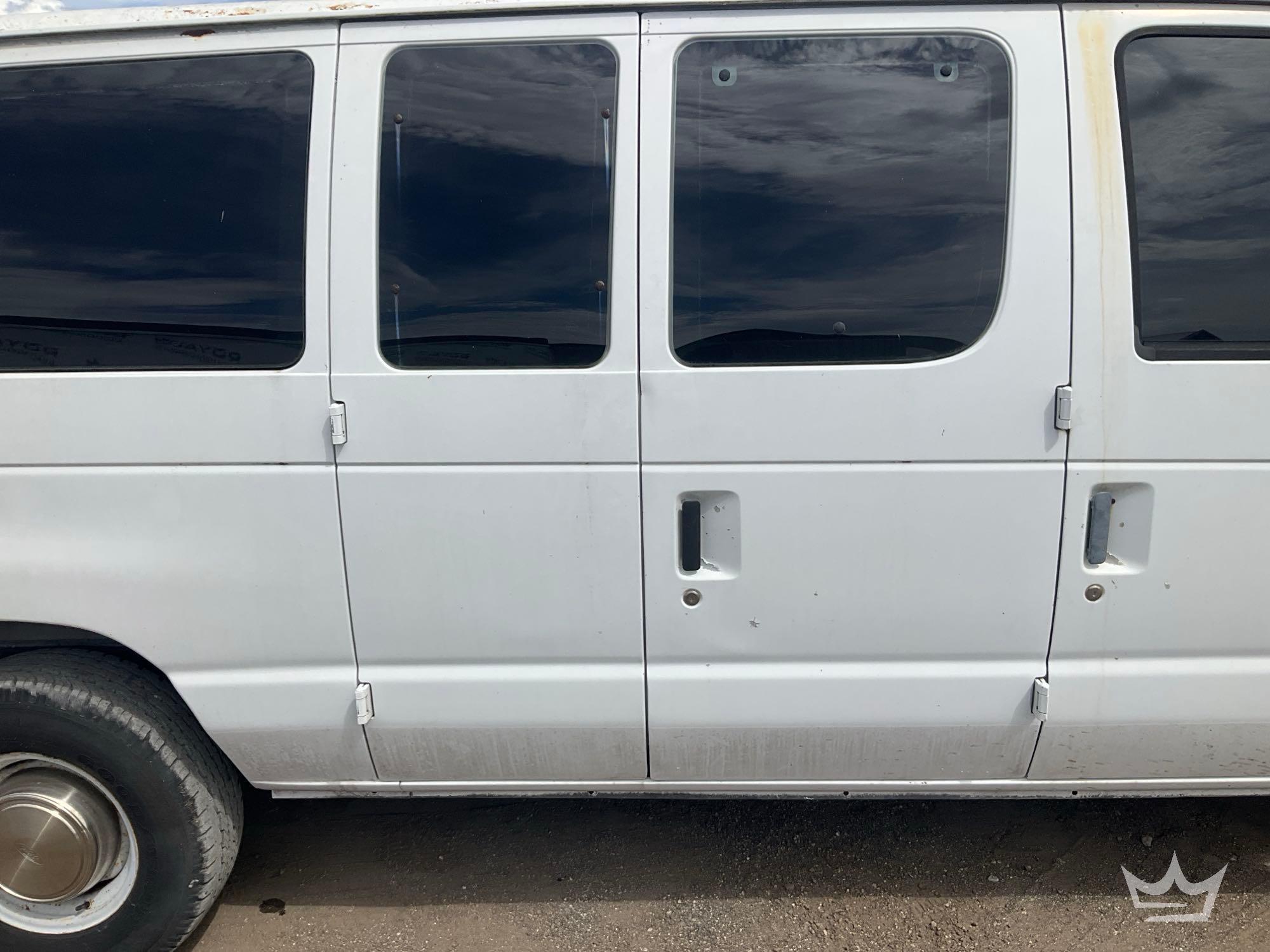 2003 Ford E-350